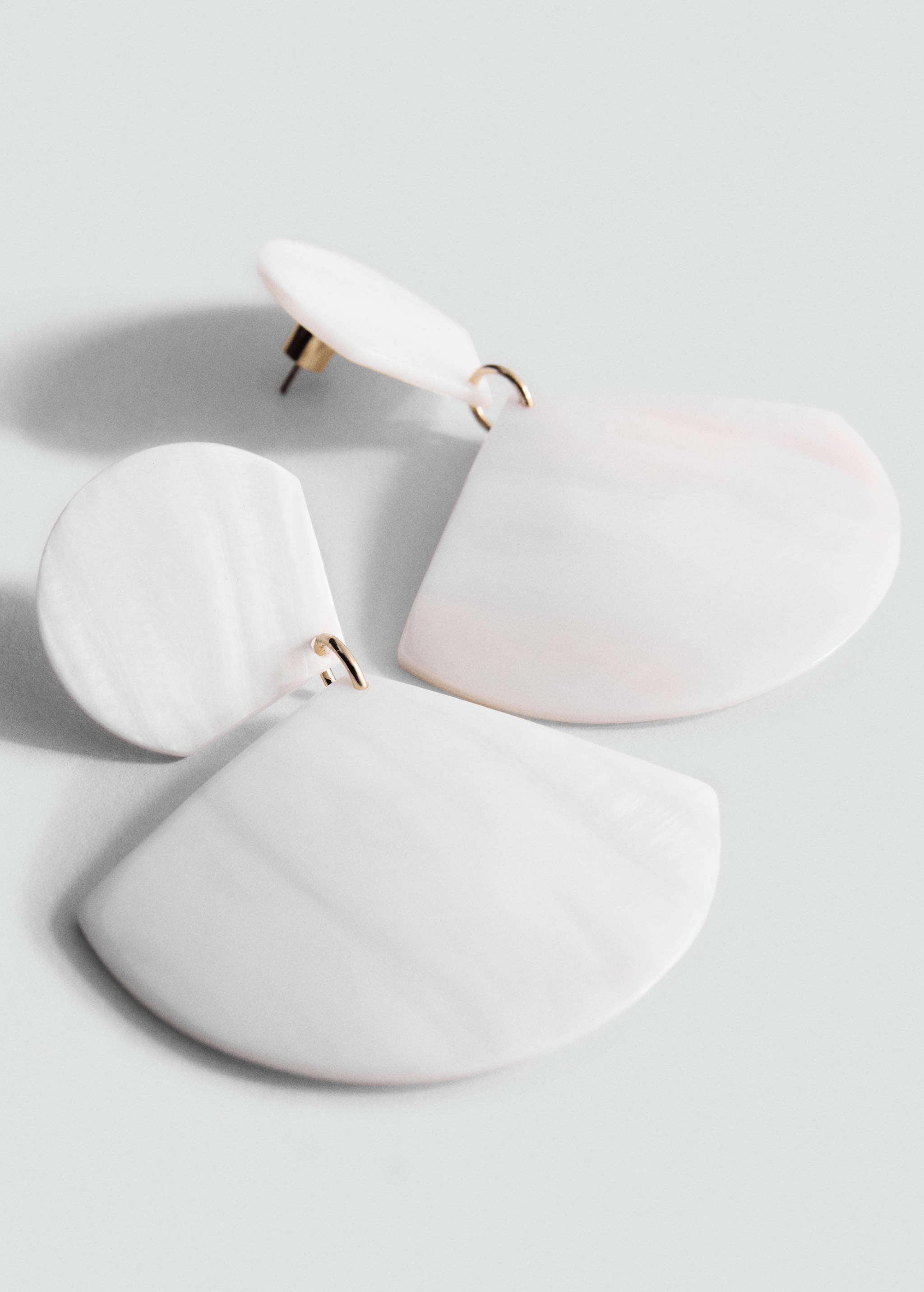 Shell pendant earrings - Medium plane