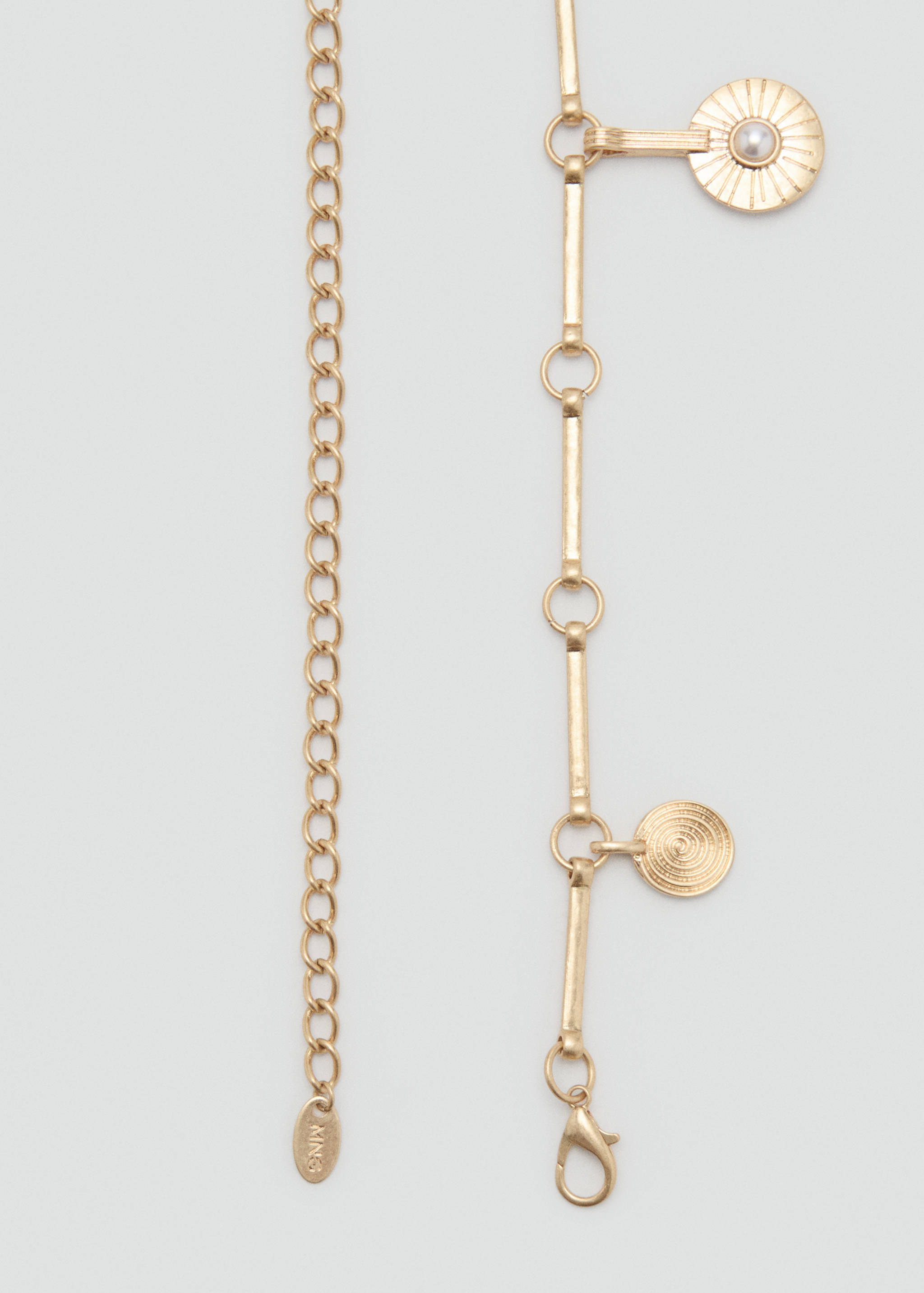 Ceinture métallique pièces pendentifs - Plan moyen