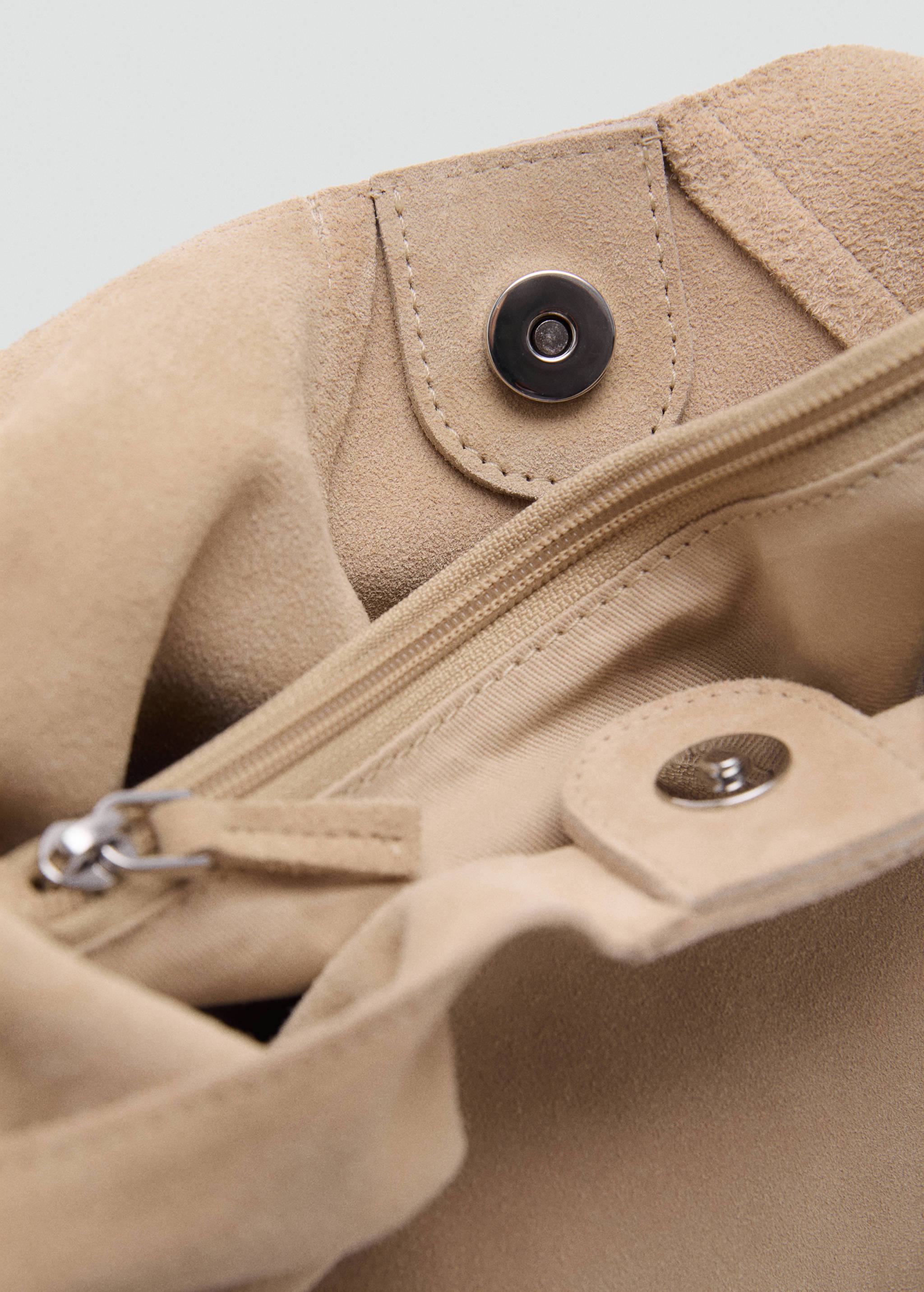 Suede shoulder bag - Details of the article 2