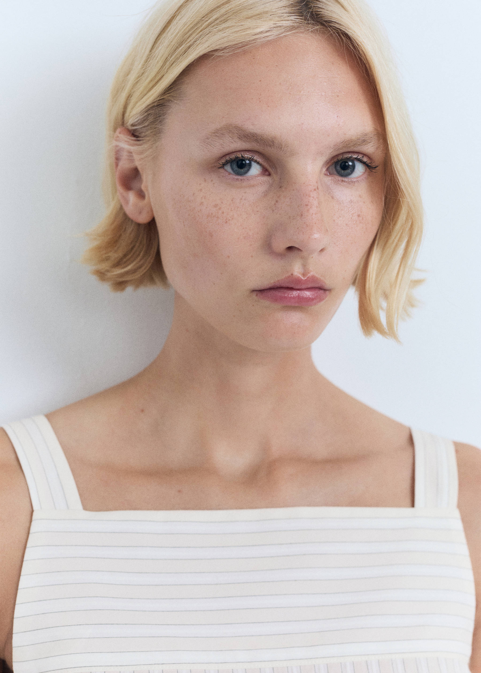 Striped strapless top - Details of the article 1