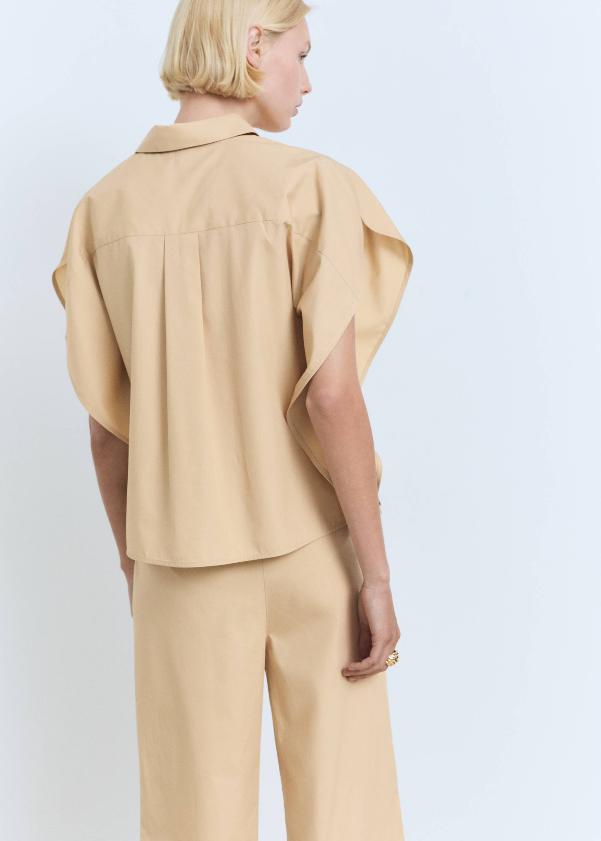 Kortärmad oversize t-shirt - Artikelns baksida