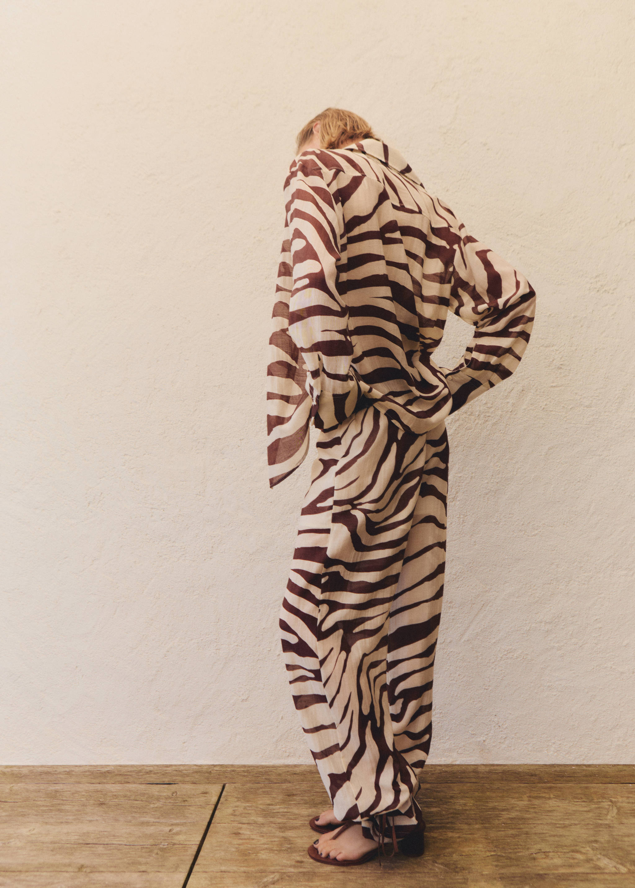 Flowy zebra printed shirt - Reverse of the article