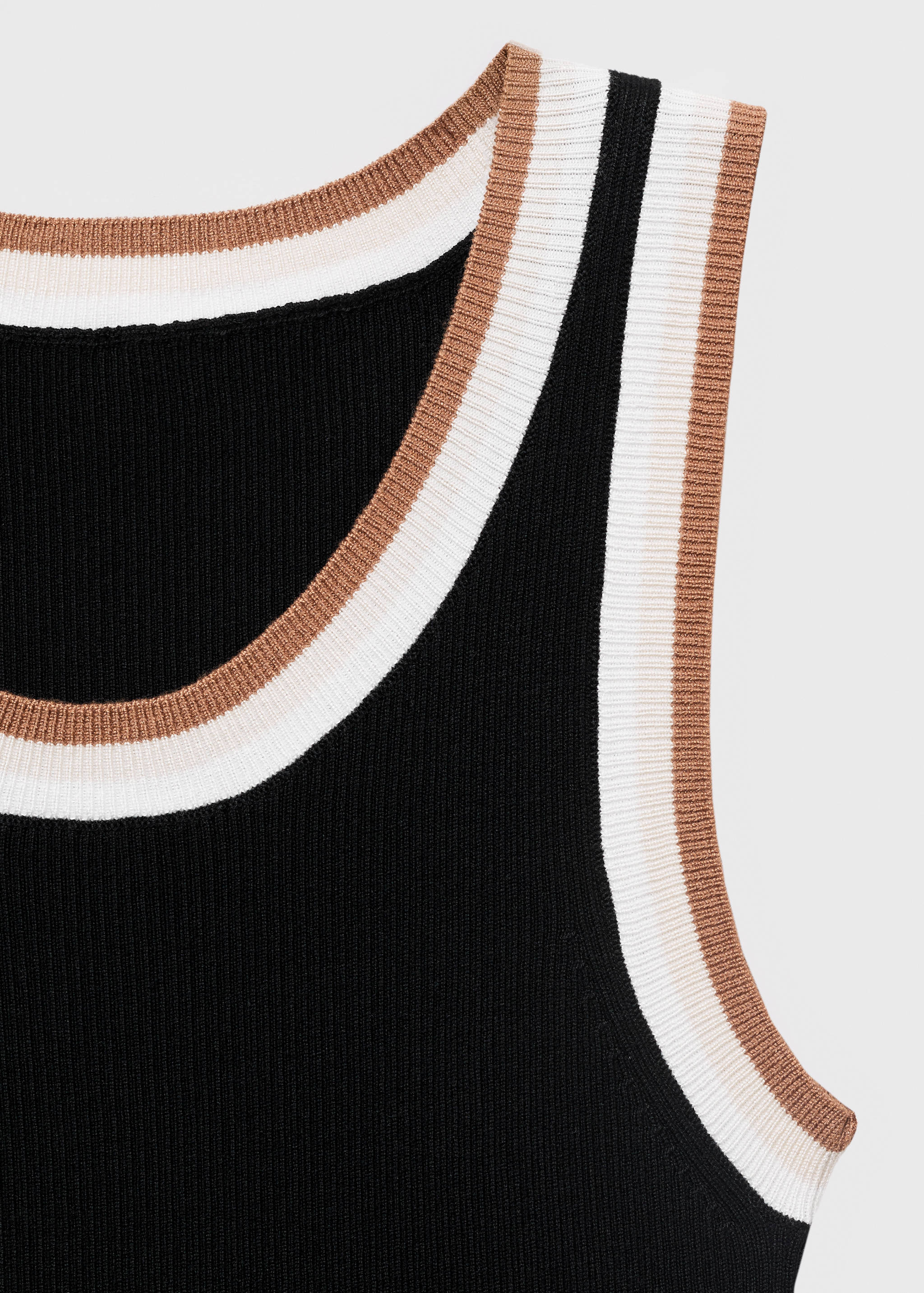 Knitted top with contrast details - Details of the article 7