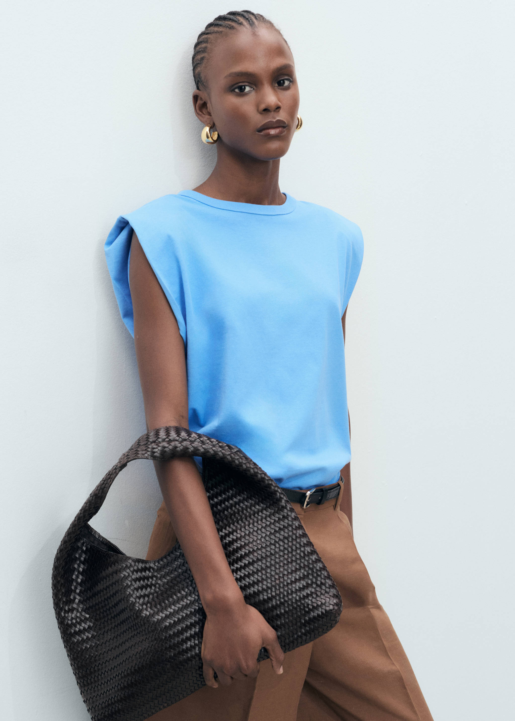 T-shirt épaulettes manches courtes - Plan moyen