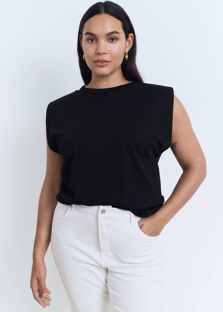 Short-sleeved t-shirt with shoulder pads — Black