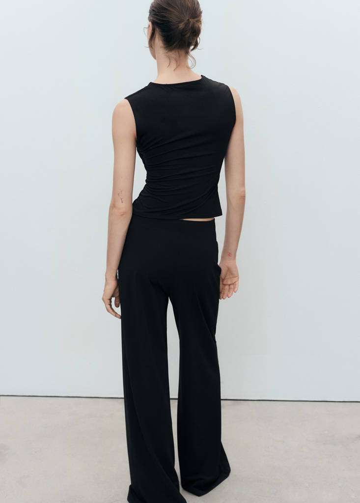 Fitted top with wide straps — Black