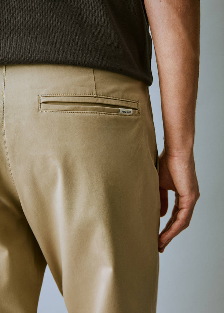 Stretchy chinos — Beige