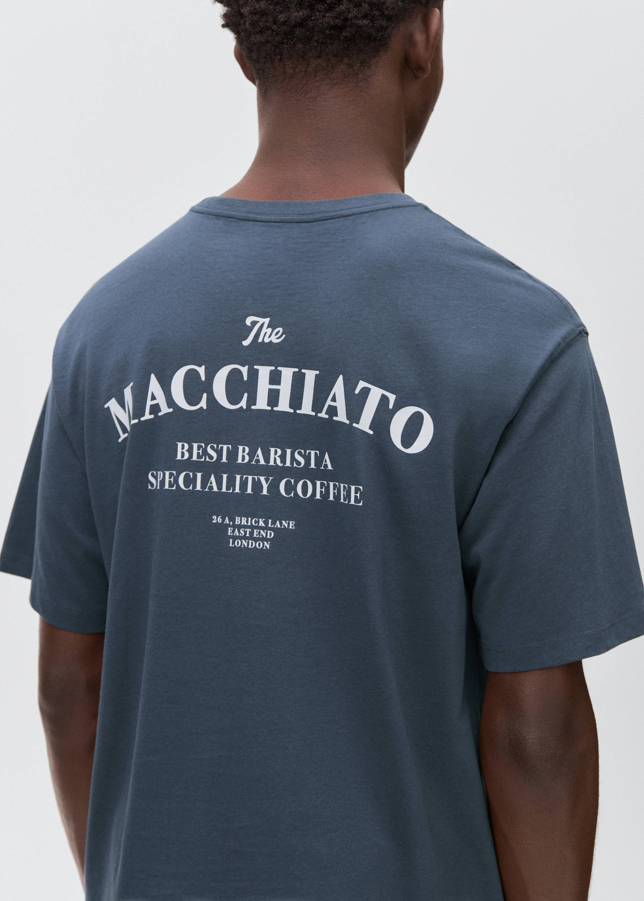 Футболка с принтом - Деталь изделия 2