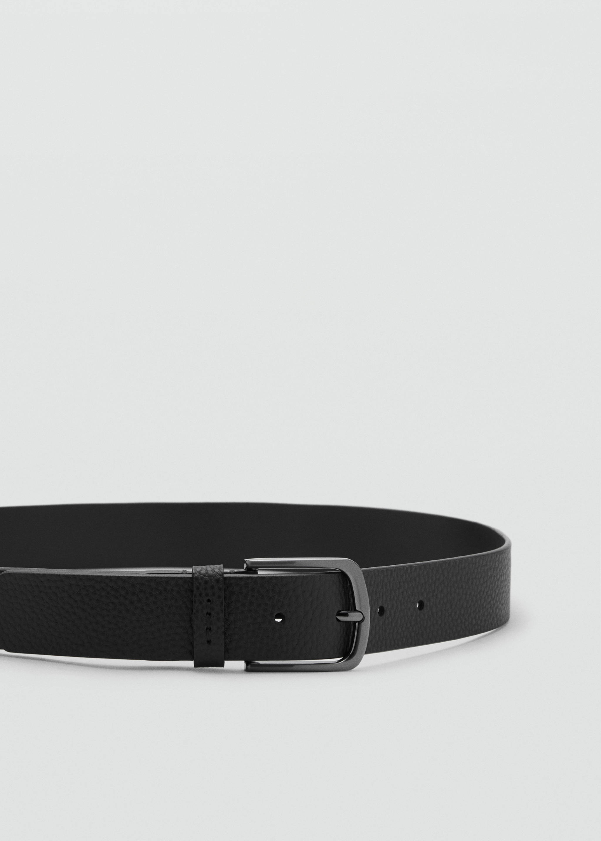 Pebbled leather belt - Details of the article 1