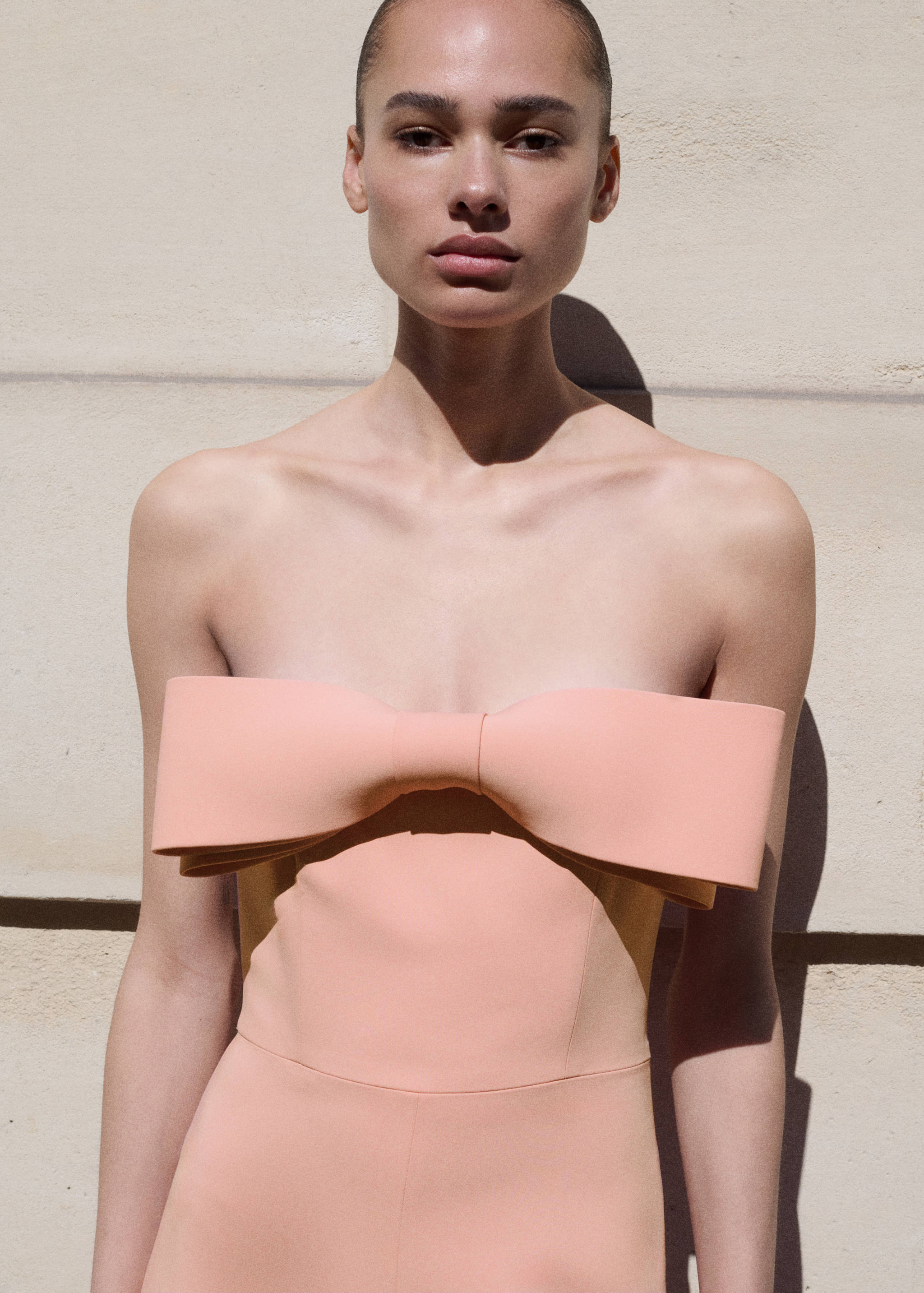 Strapless jumpsuit with bow neckline - Medium plane