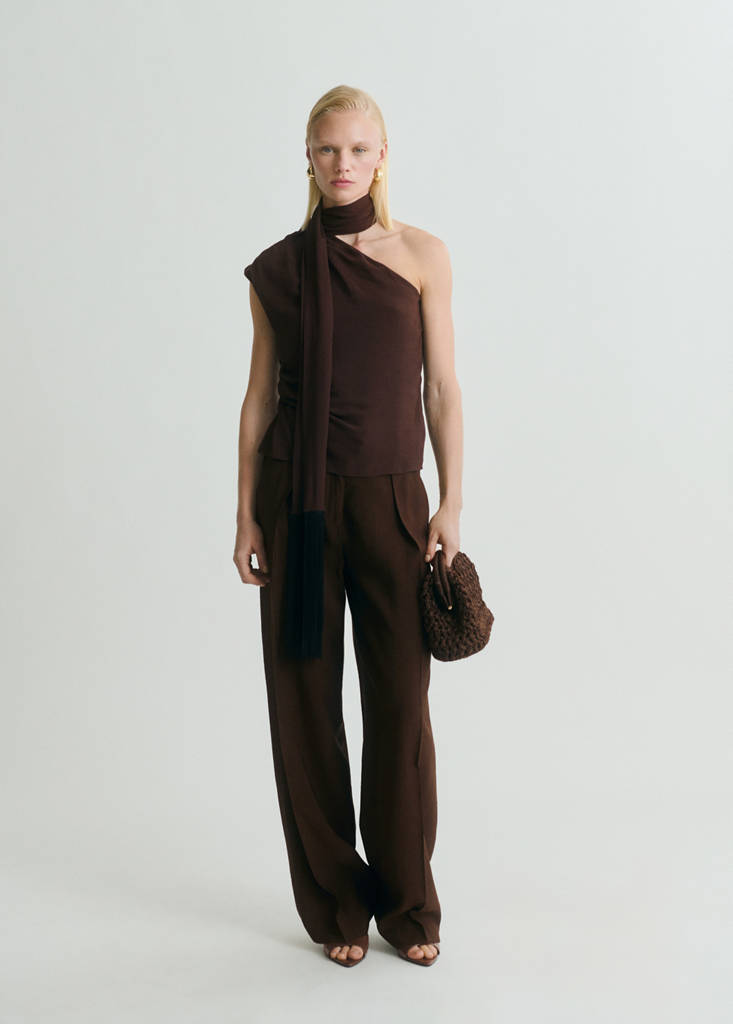 Pleat detail trousers — Chocolate