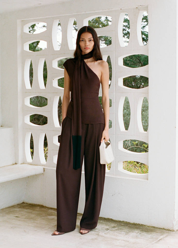 Pleat detail trousers — Chocolate
