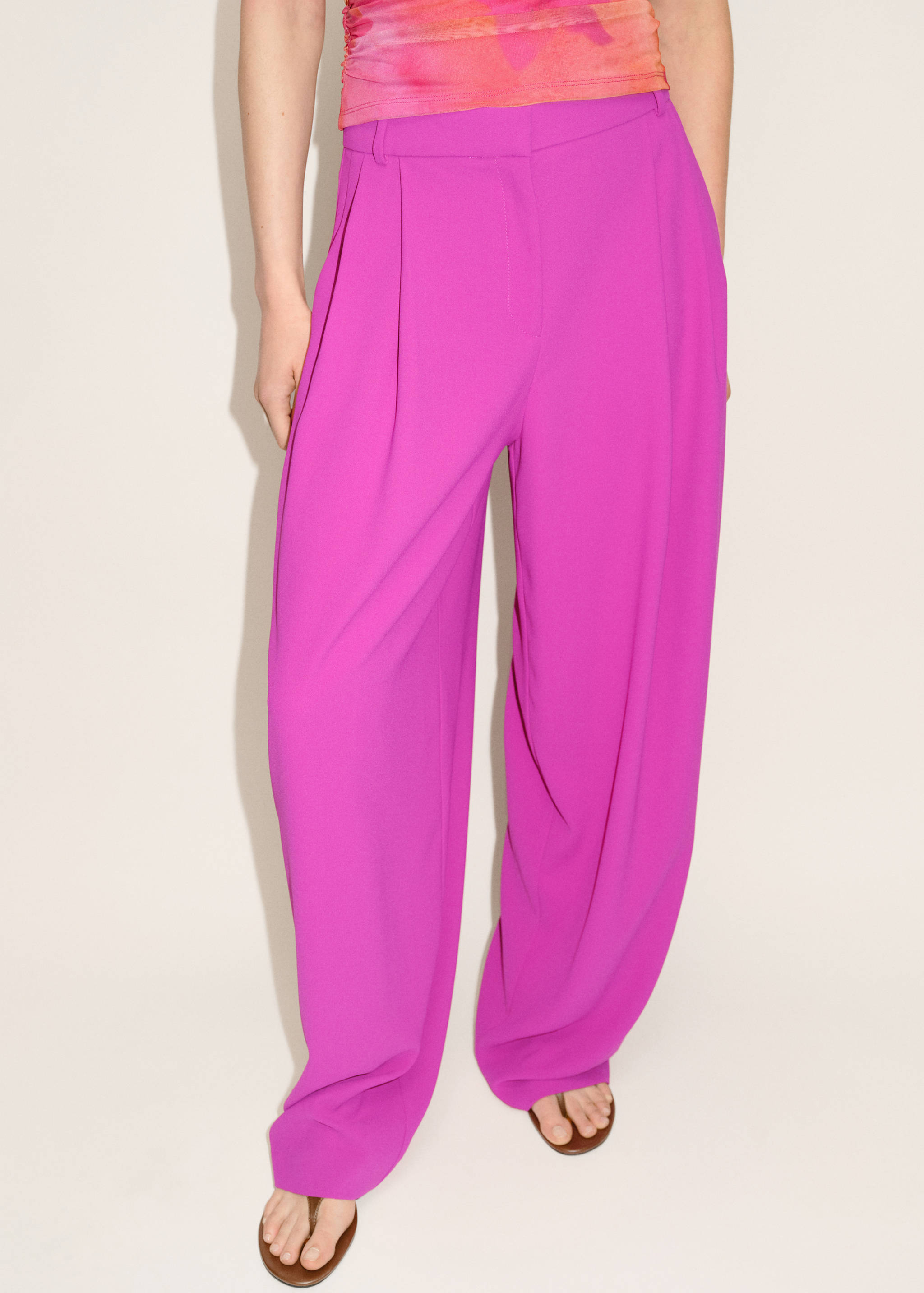 Pleat detail trousers - Medium plane