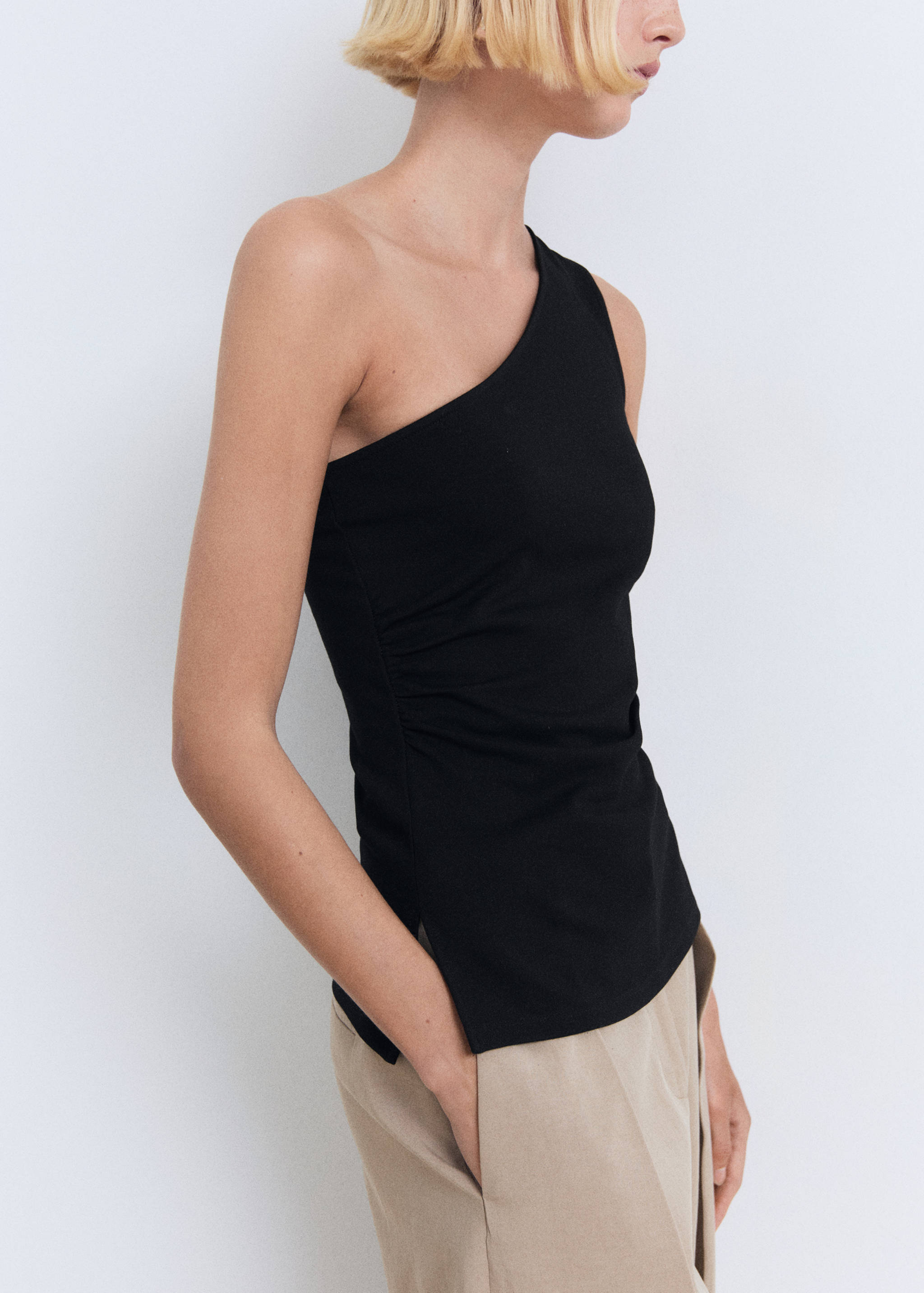 Asymmetrical draped top - Details of the article 6