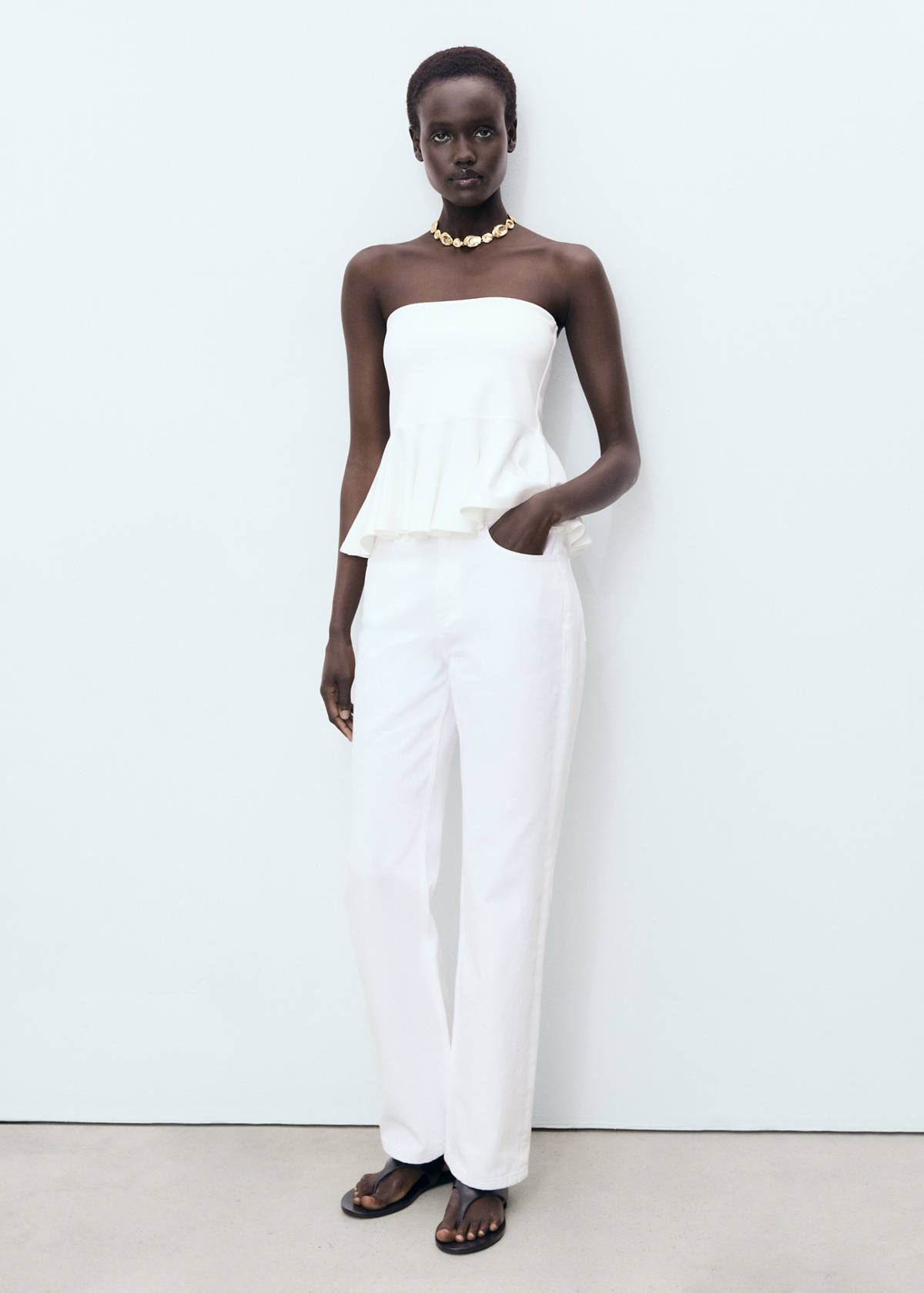 Strapless peplum top — White