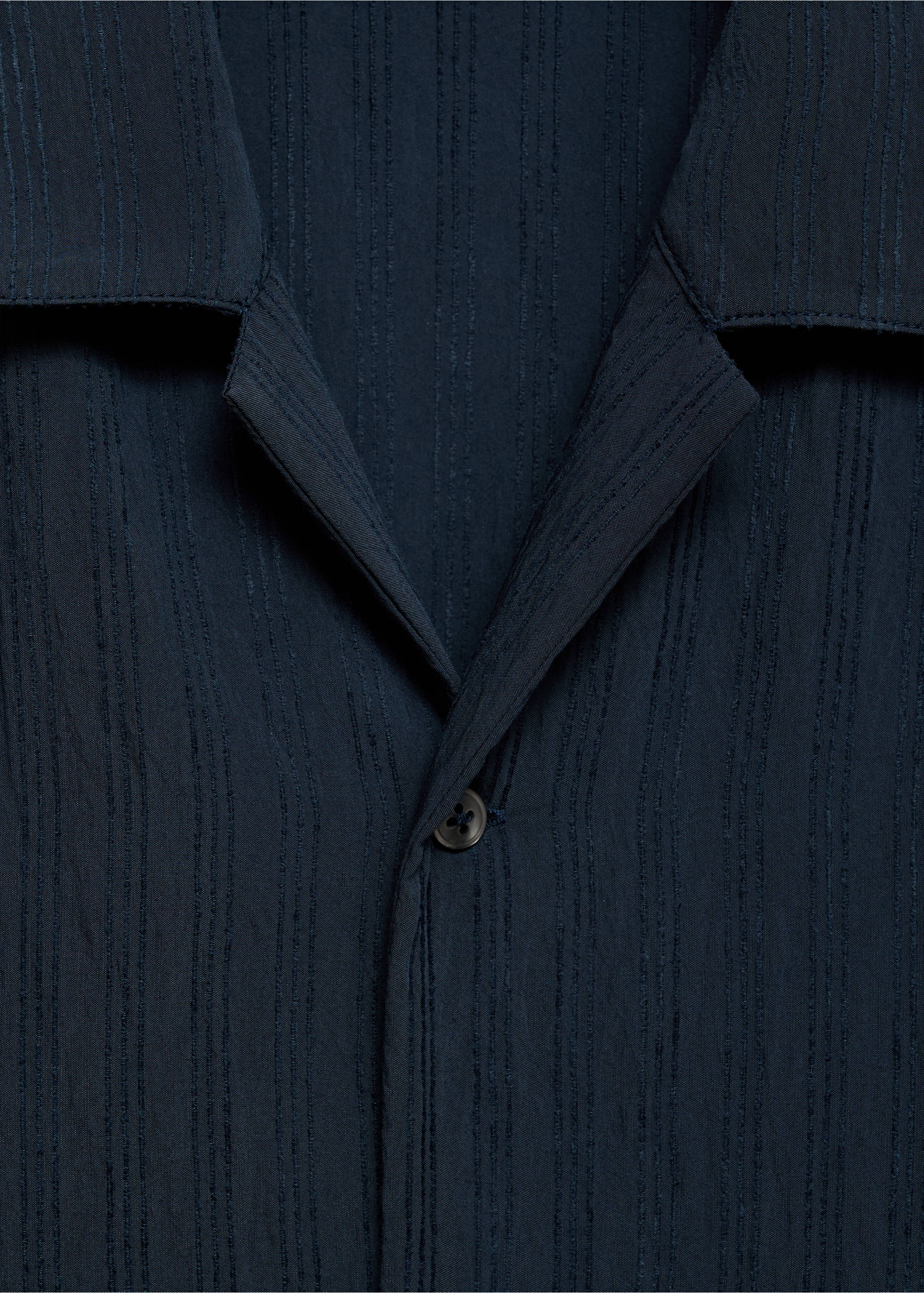 Camisa com bordado às riscas - Pormenor do artigo 8, Azul-marinho. Ref: 17031275-00.