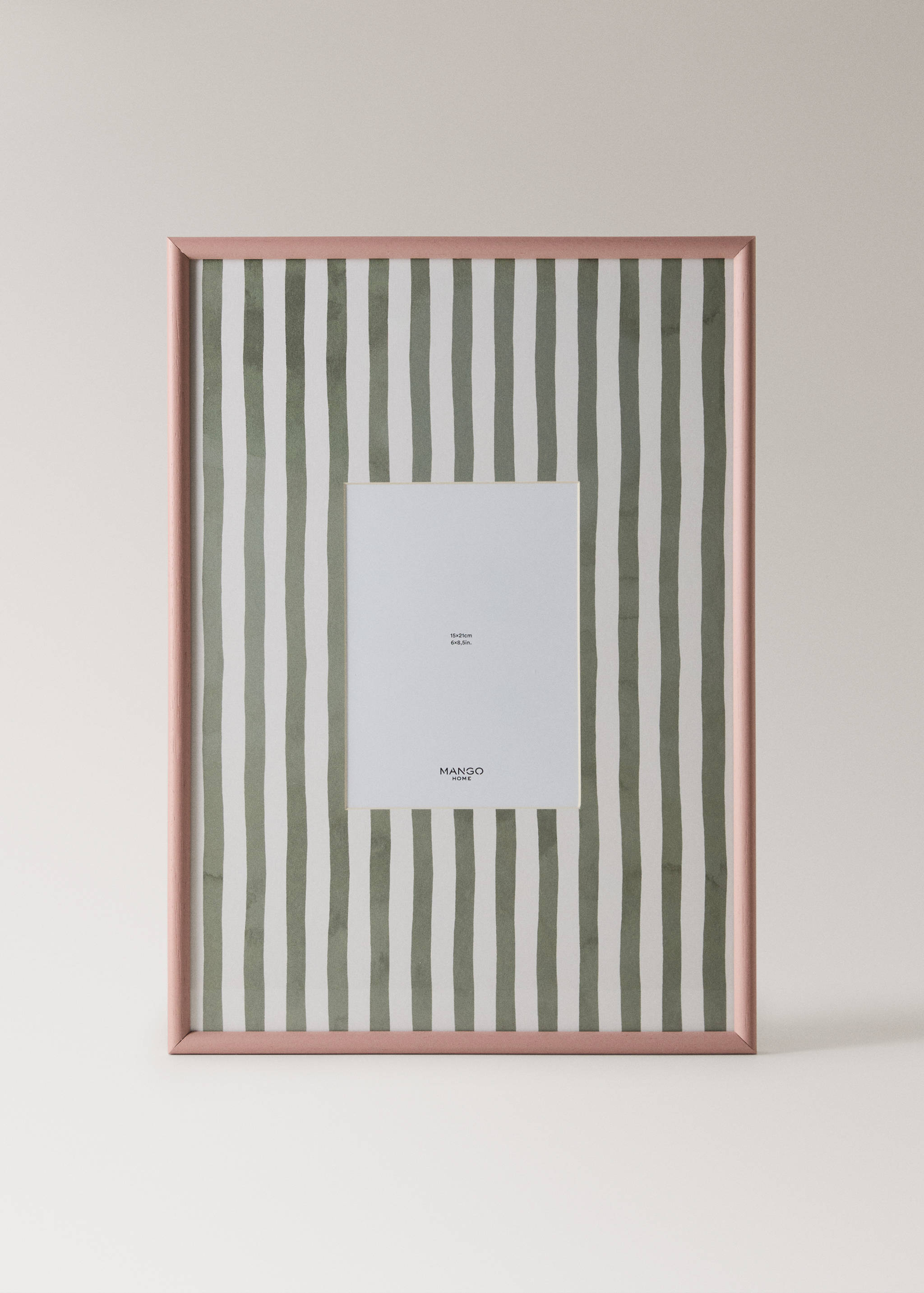 Wooden frame with large lines - Article without model