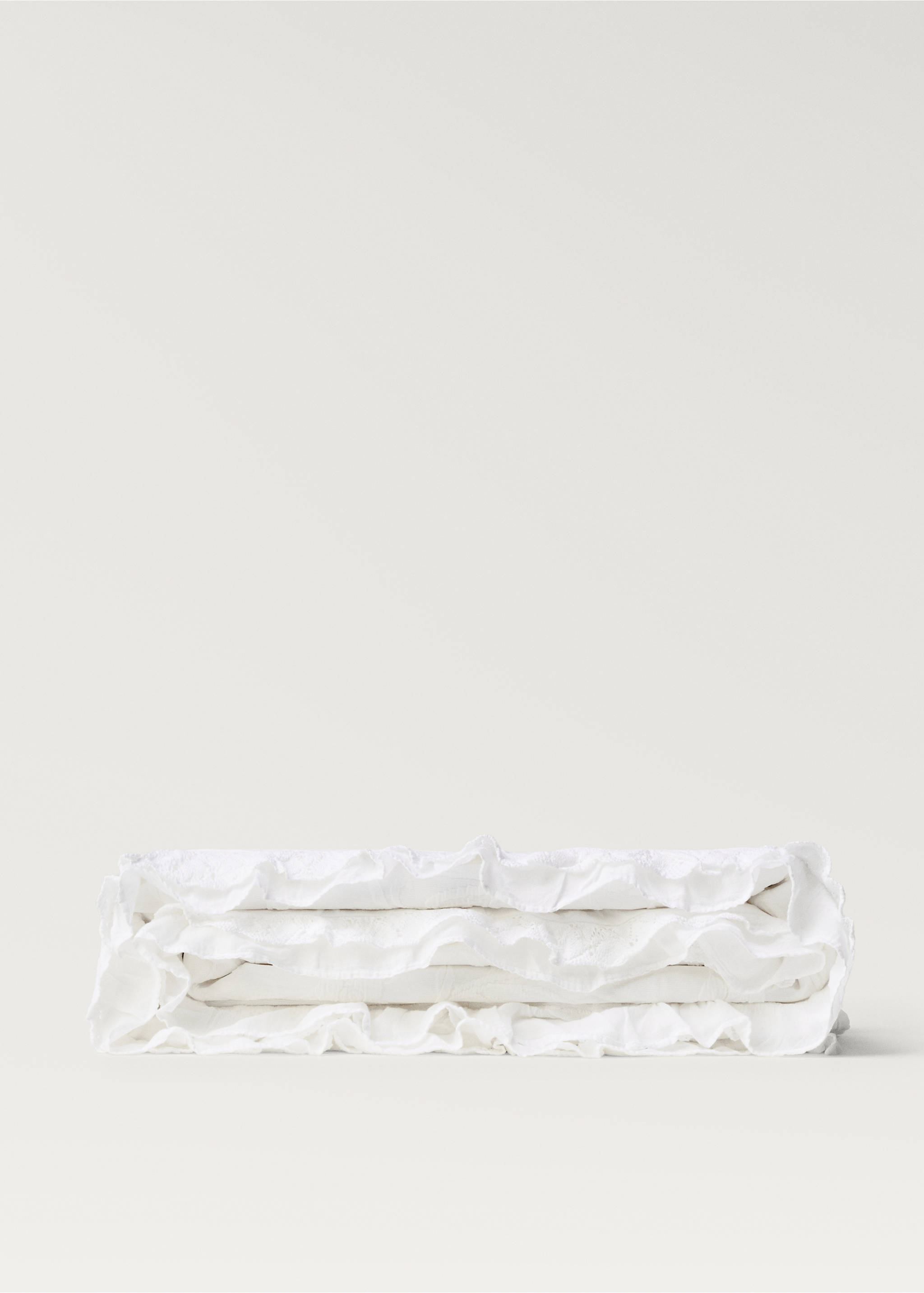 Floral jacquard cotton bedspread with flounce for 180/200 cm bed - Article without model, White. Ref: 17031294-00.