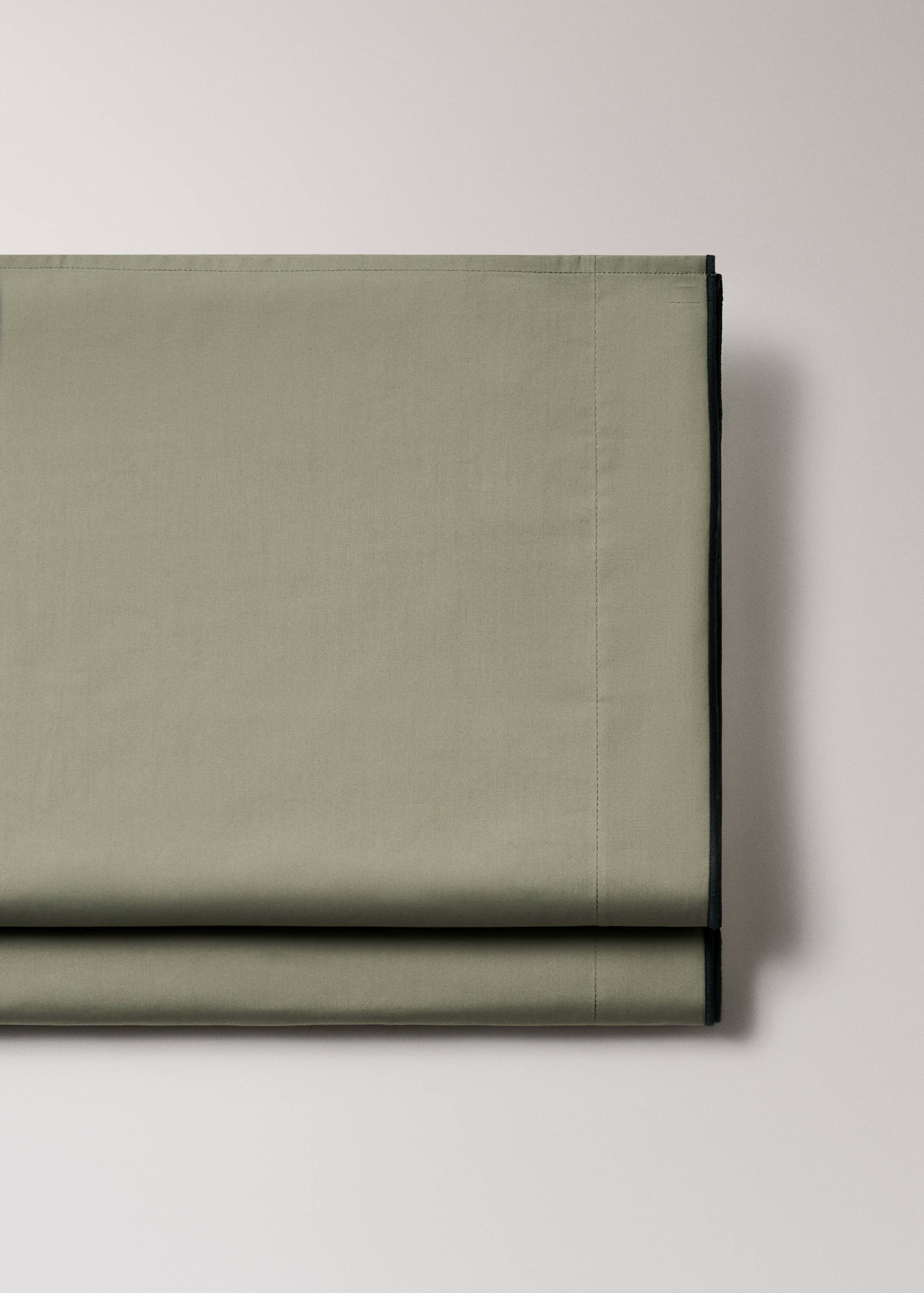 200-thread count percale cotton top sheet with contrasting overlock for 150/160 cm bed - Details of the article 3
