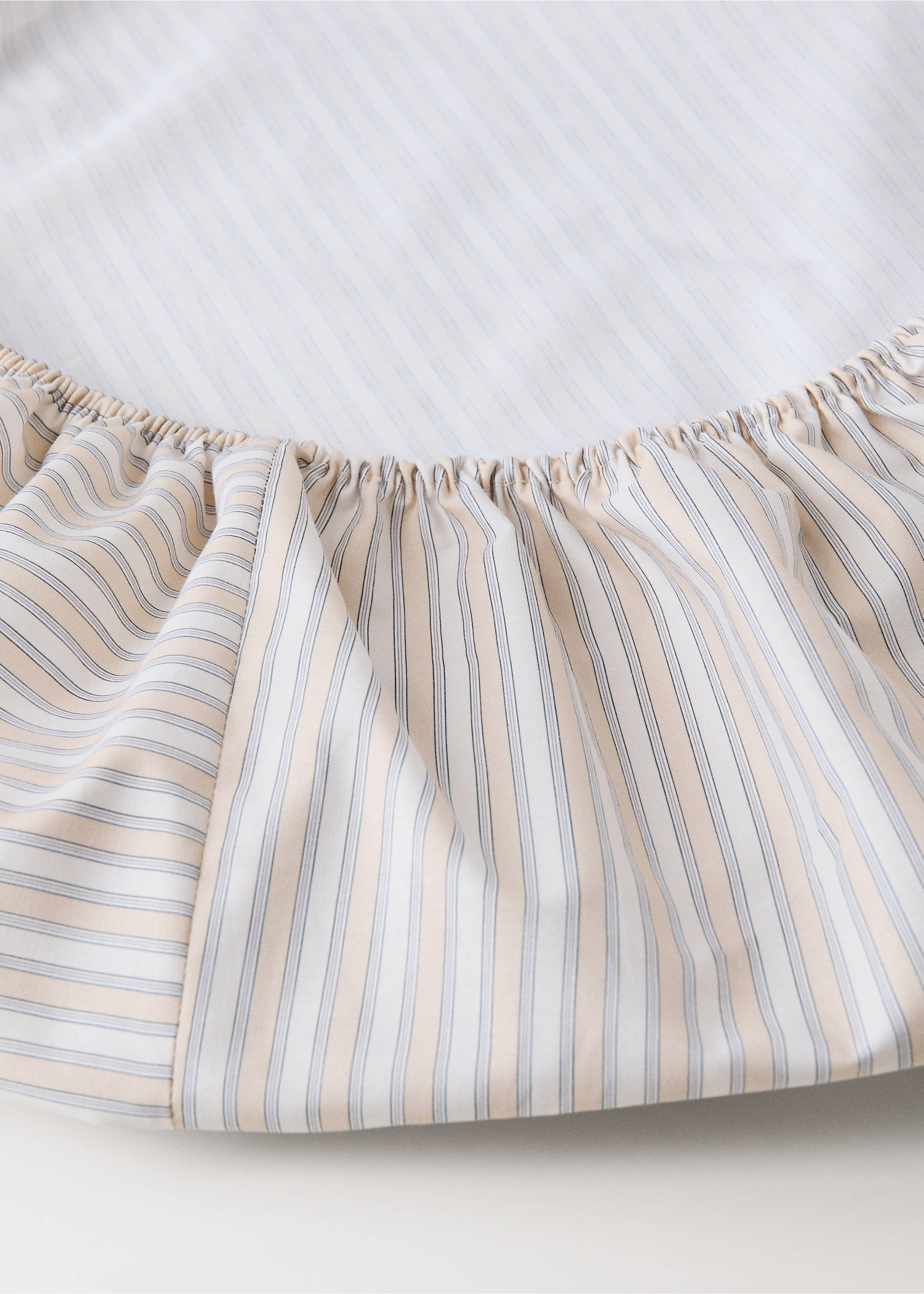Children's percale cotton fitted sheet with fine stripe print for 135/140 cm bed - Details of the article 1, Vanilla. Ref: 17031570-00.