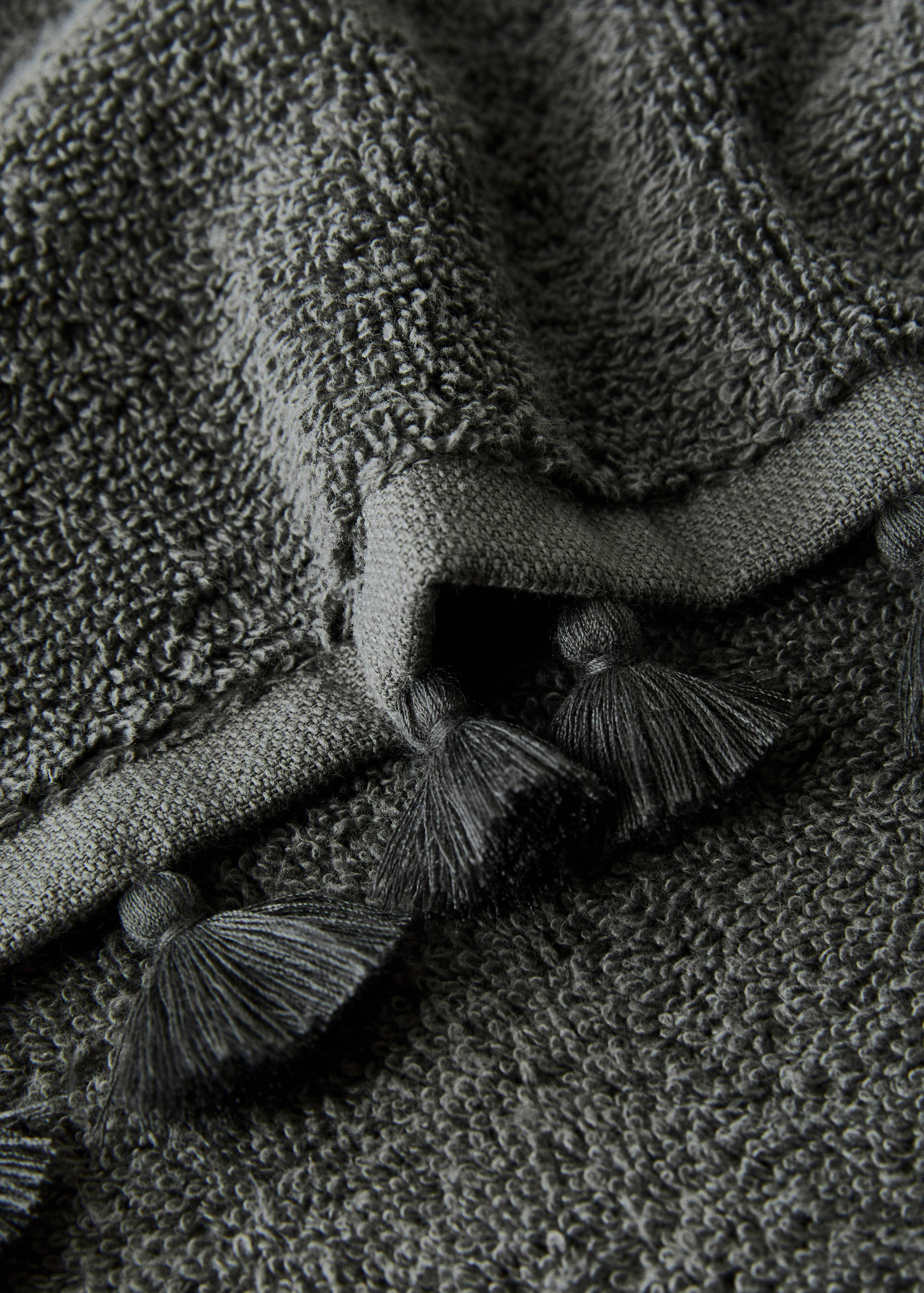 Bath towel with pom-pom - Details of the article 3