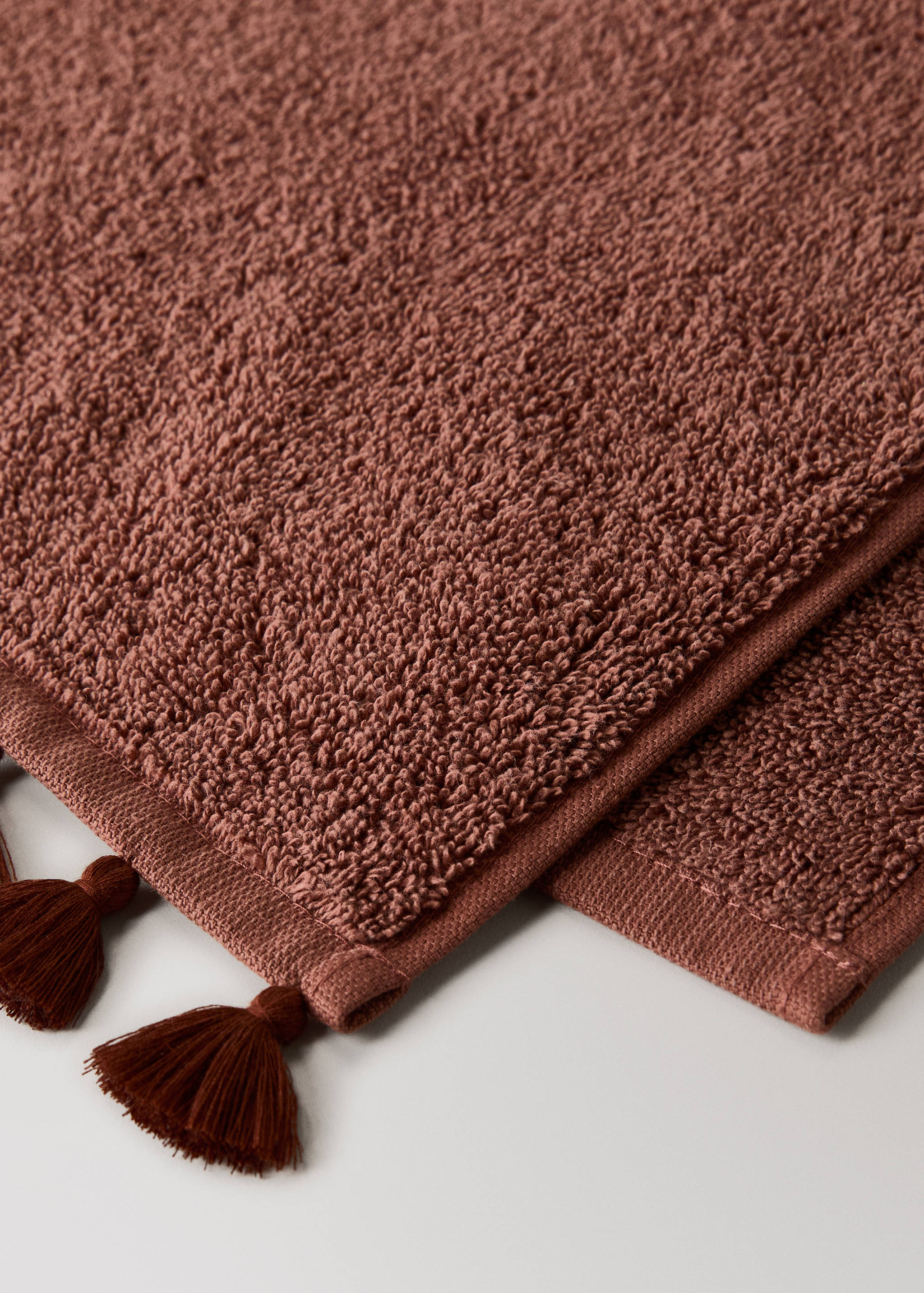 Bath towel with pom-pom - Details of the article 1