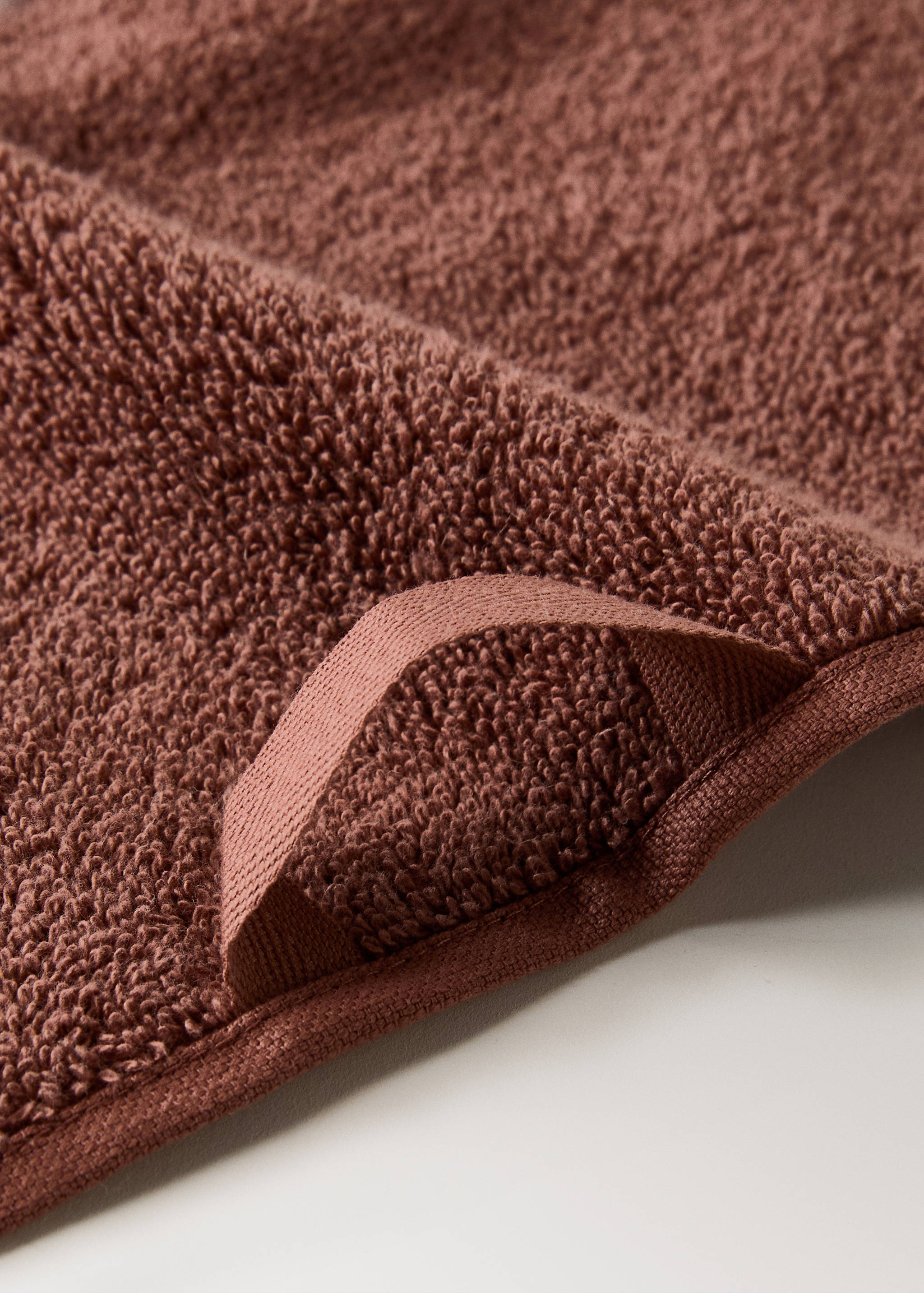 Bath towel with pom-pom - Details of the article 2