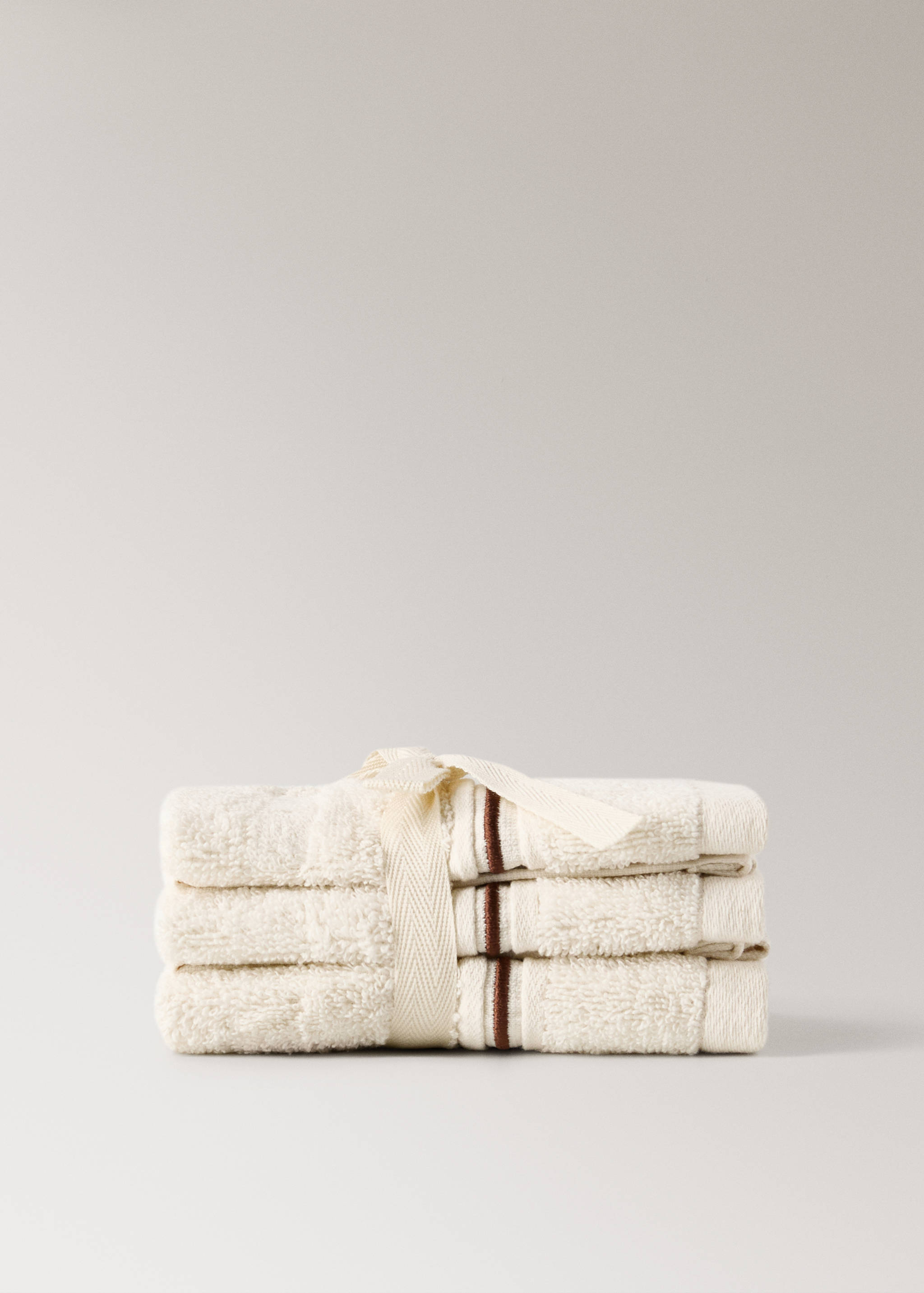 3er-Set aus Baumwollhandtüchern mit besticktem Muschelsaum - Artikel ohne Model