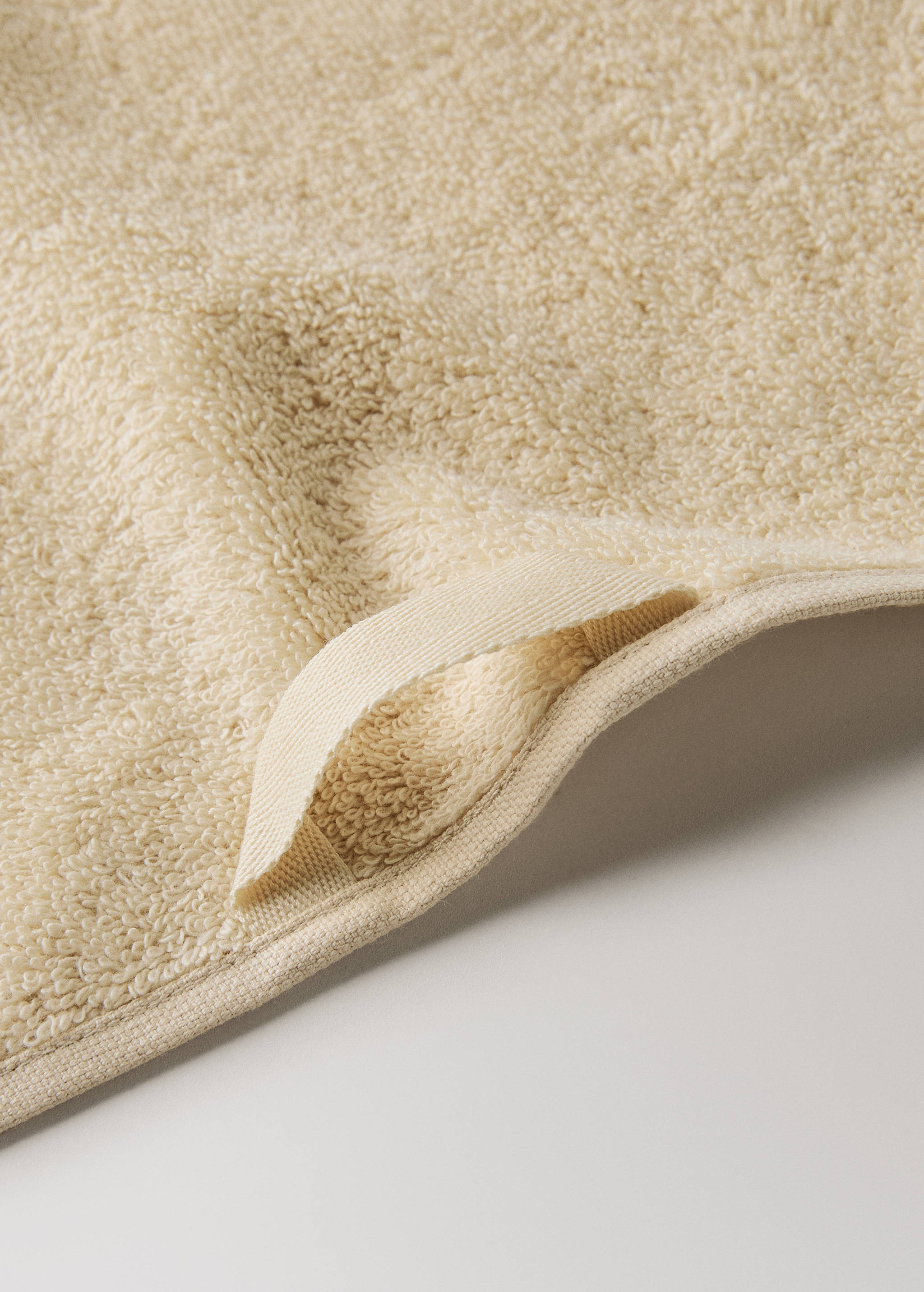 Guest towel with embroidered flower - Details of the article 3