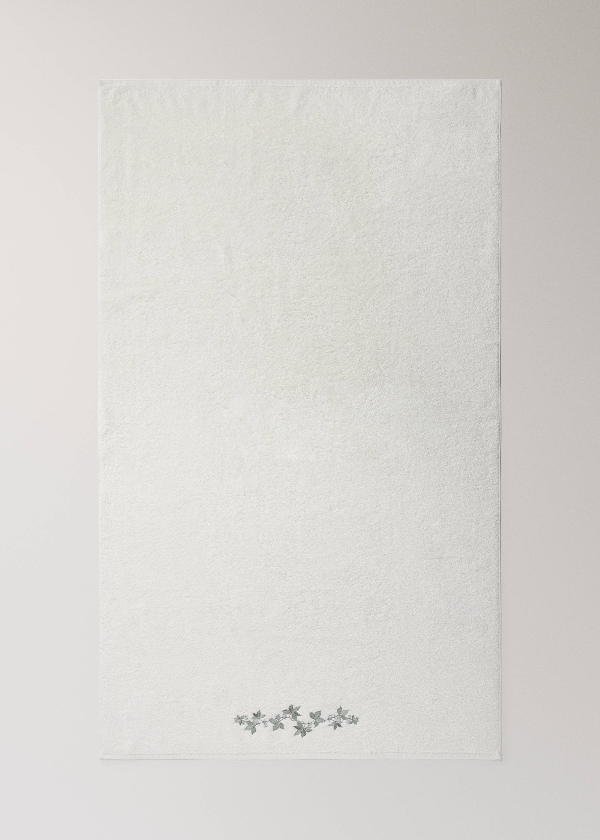 Bath towel with embroidered flower - Details of the article 4