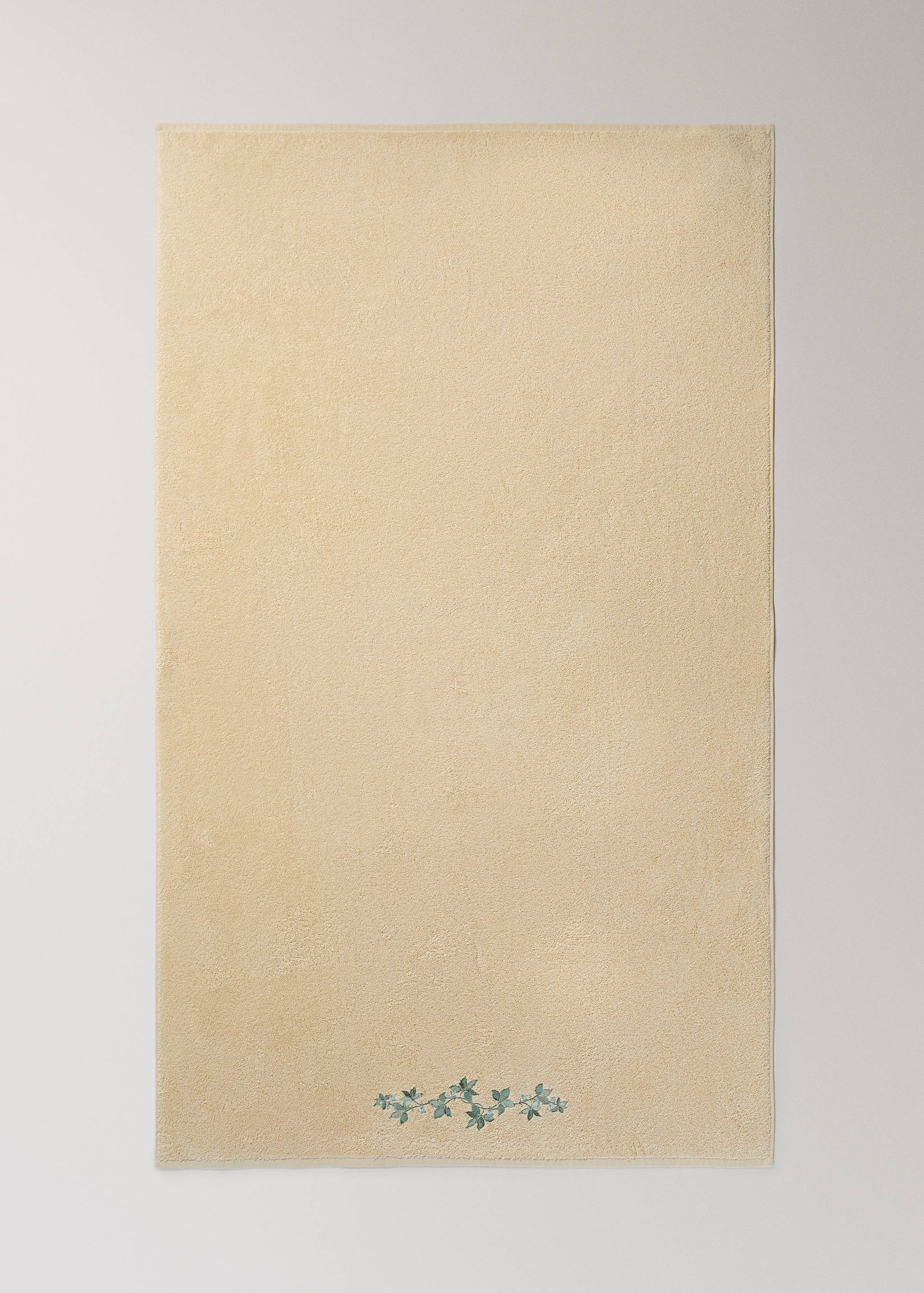 Bath towel with embroidered flower - Details of the article 4