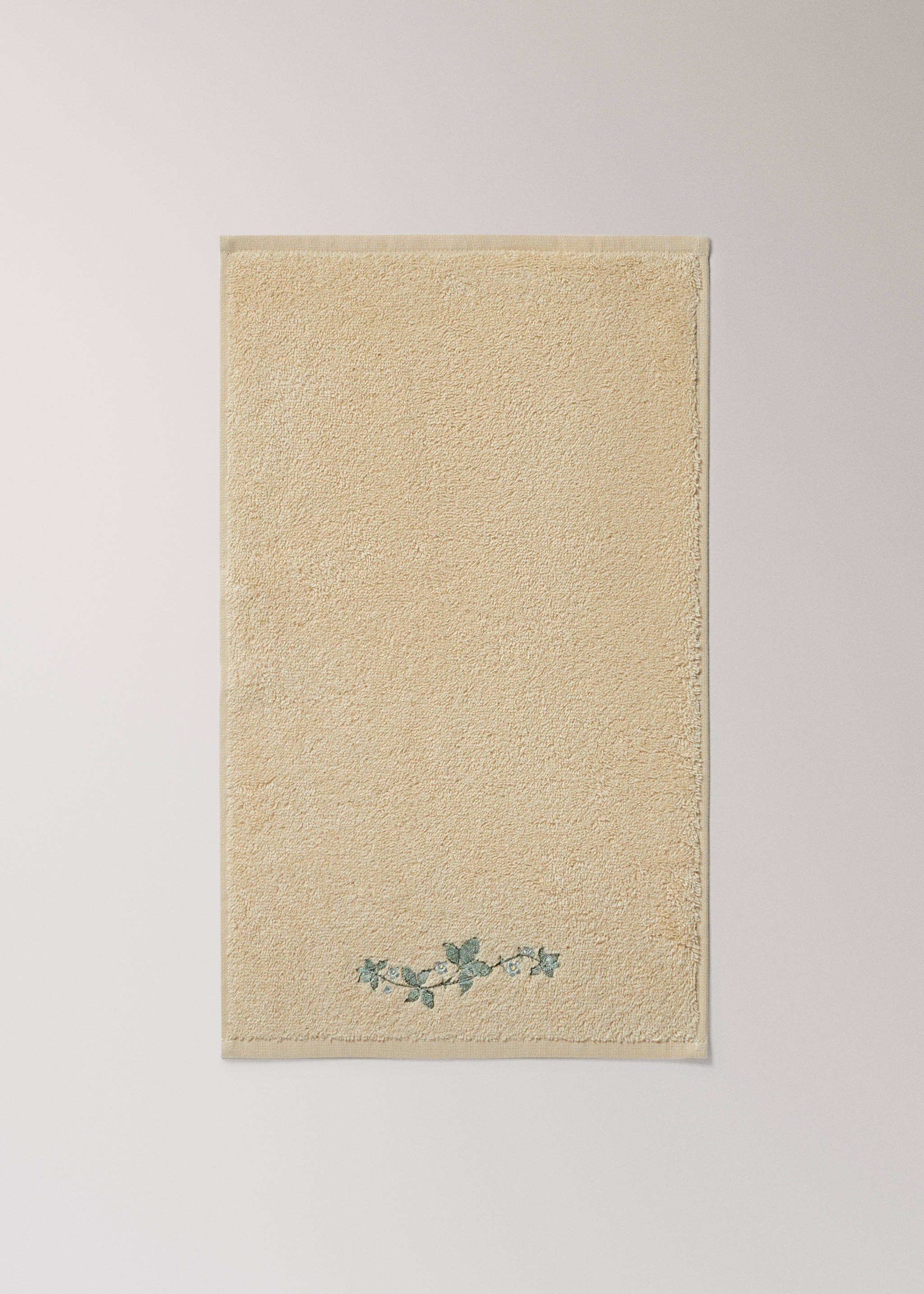 Bath towel with embroidered flower - Details of the article 4
