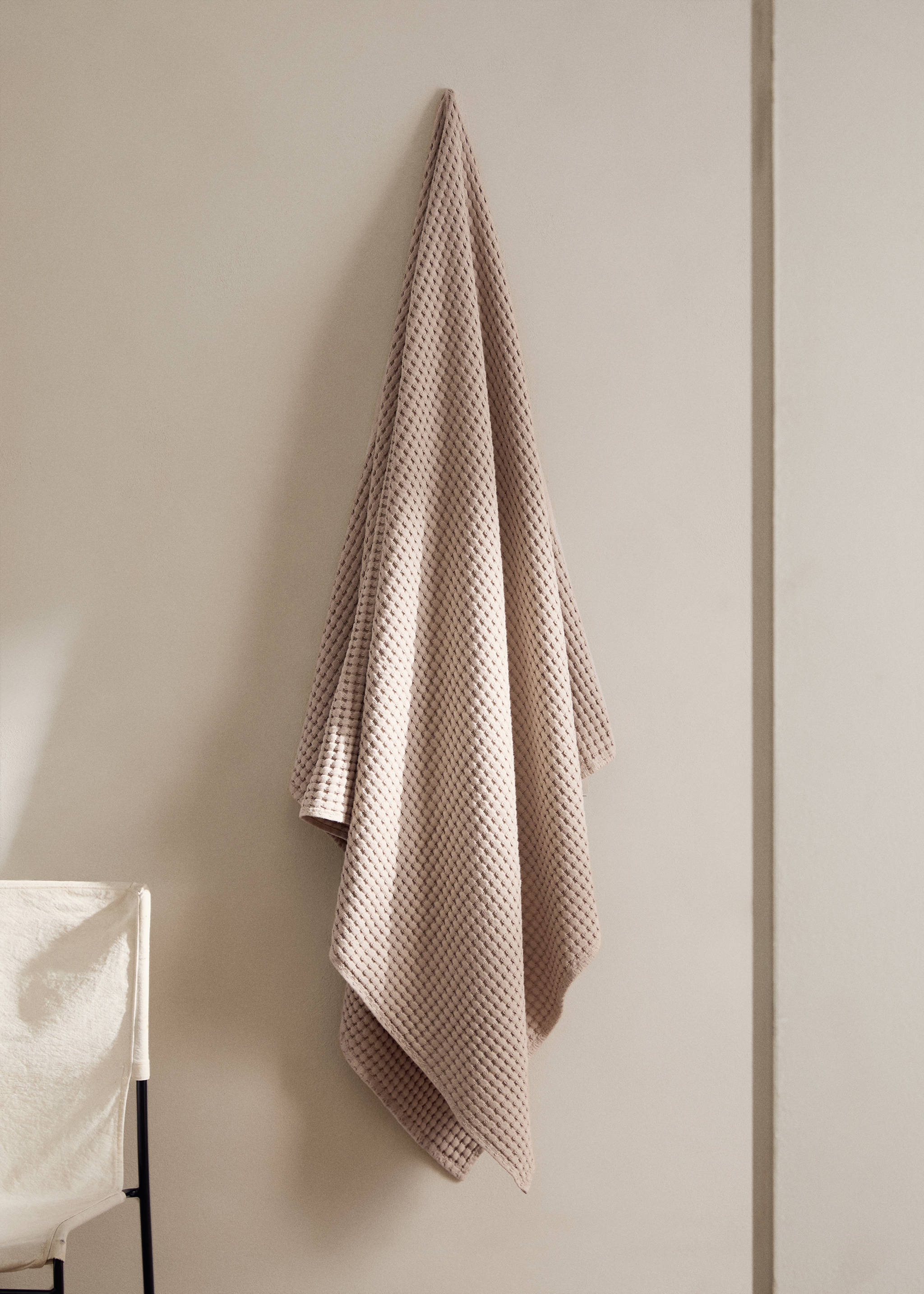 Cotton waffle bath towel - General plane