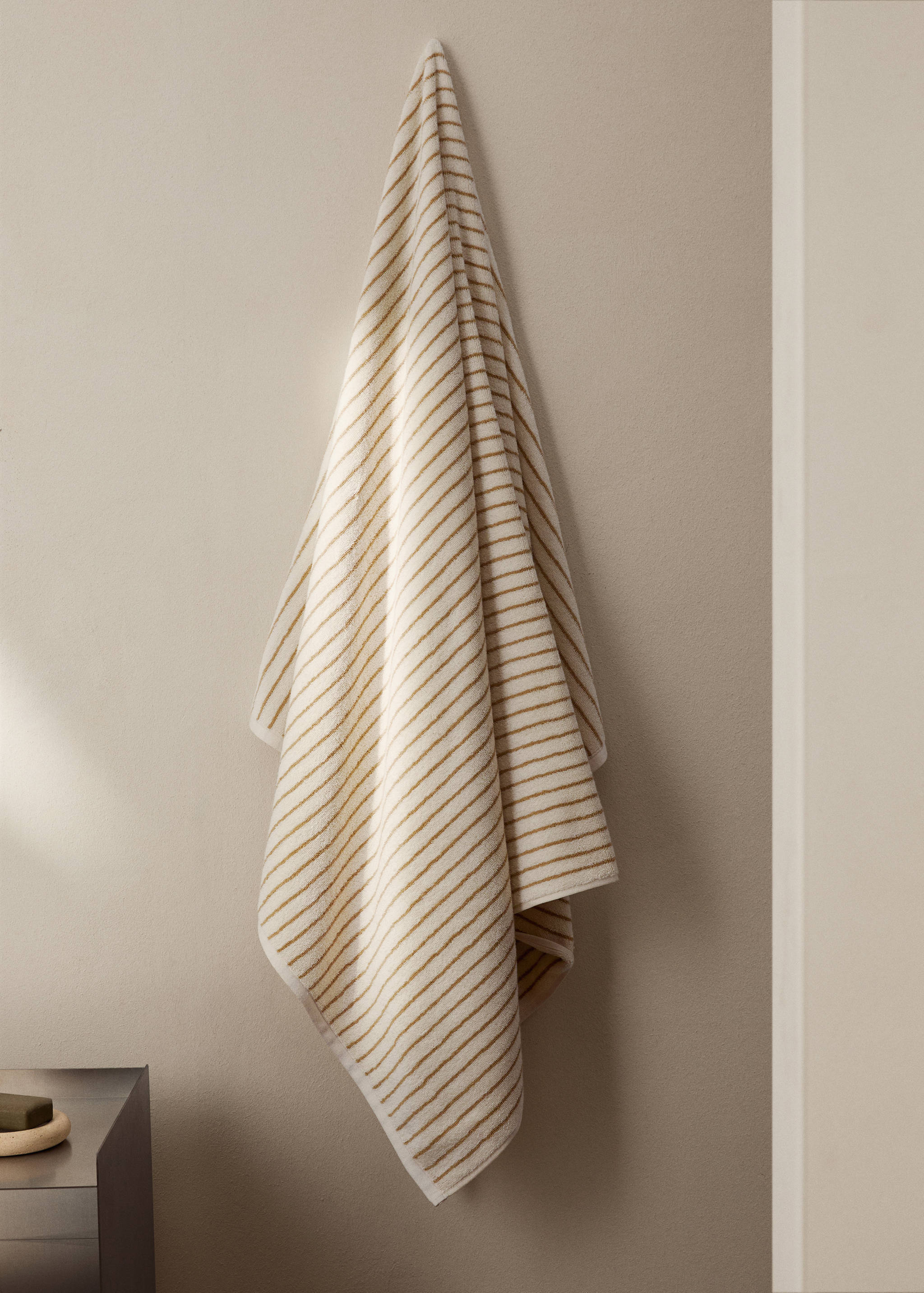 Katoenen badhanddoek met tweekleurige streep - Overzichtstekening