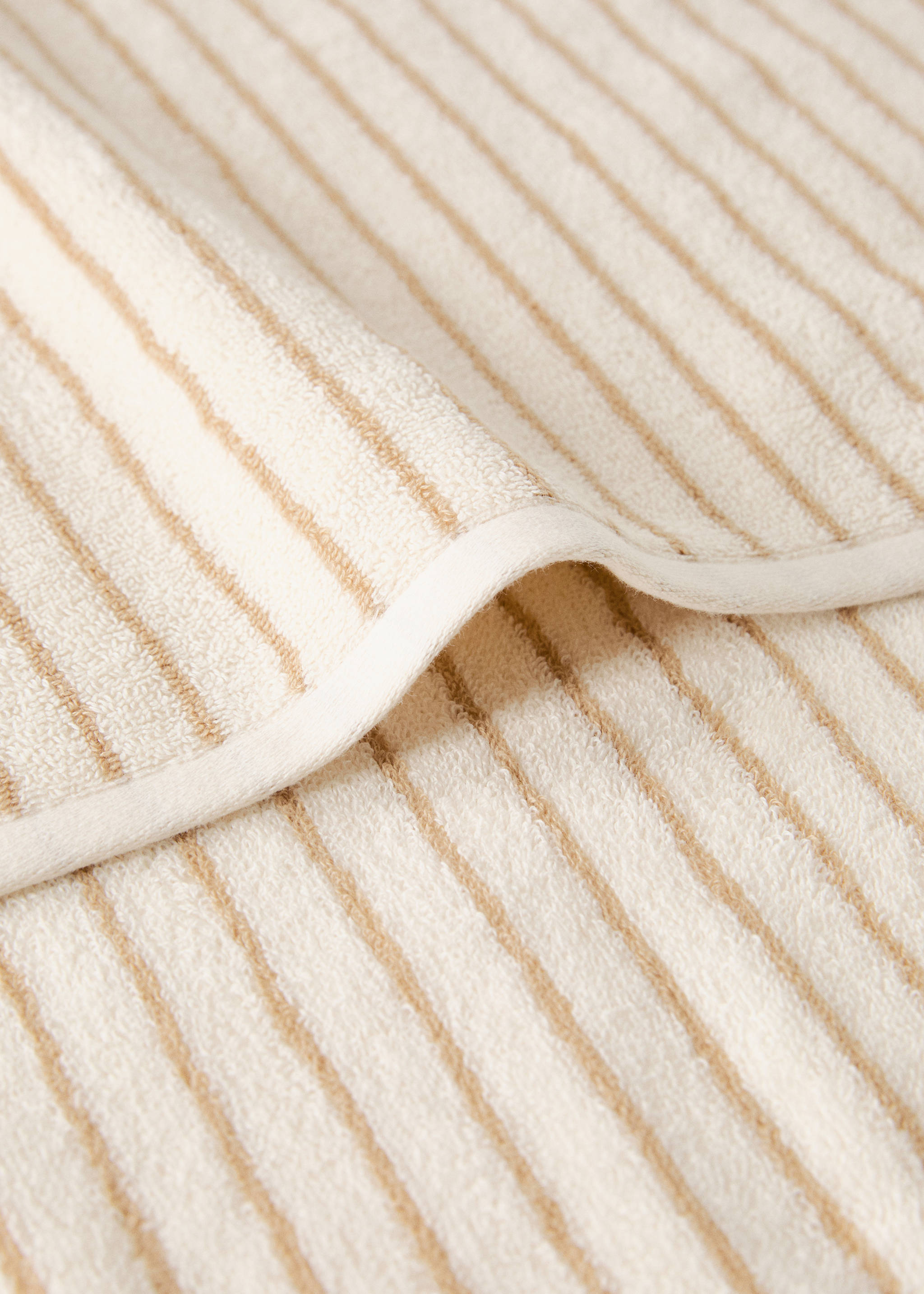 Cotton towel with two-tone stripes - Details of the article 1