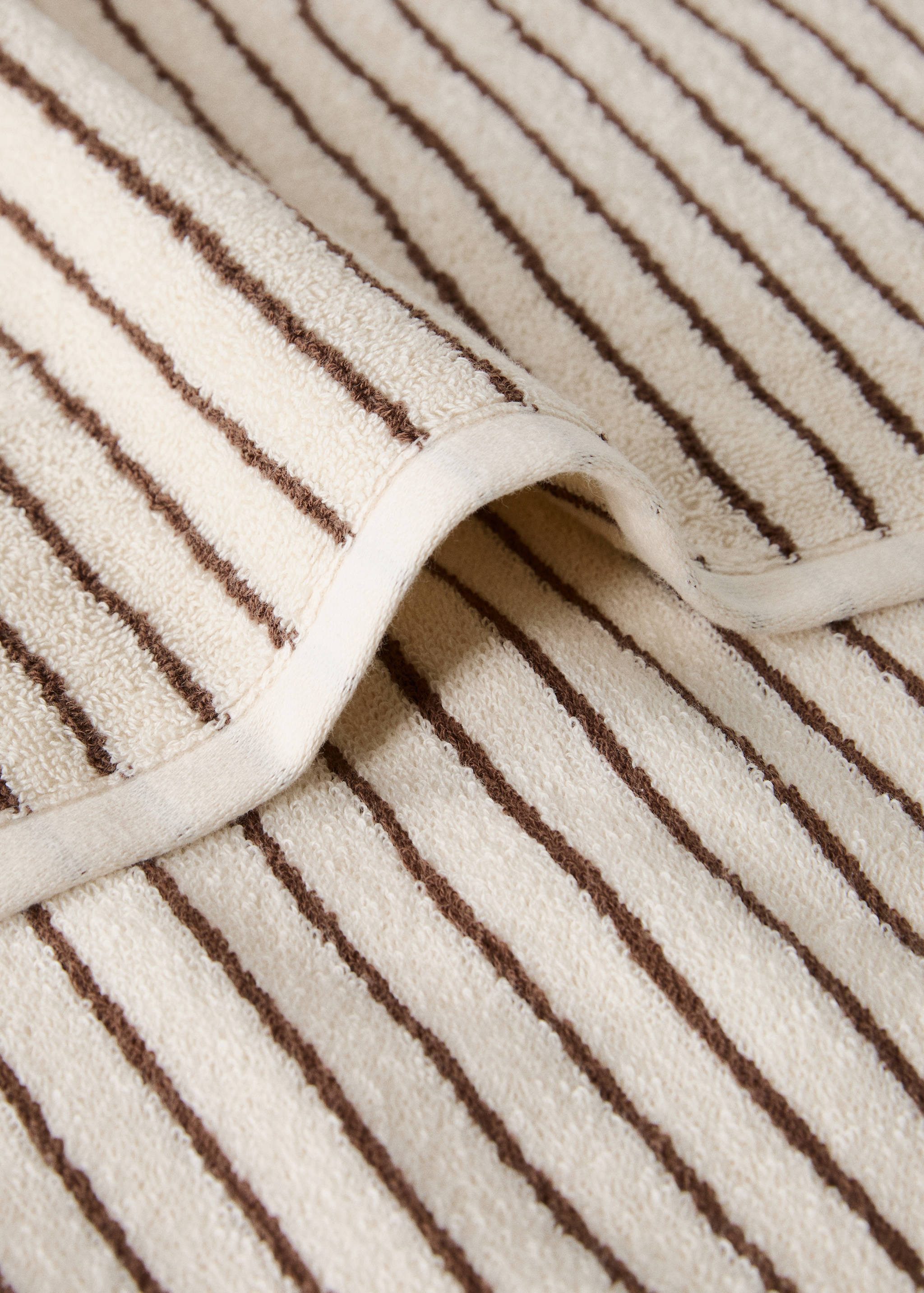 Cotton towel with two-tone stripes - Details of the article 1