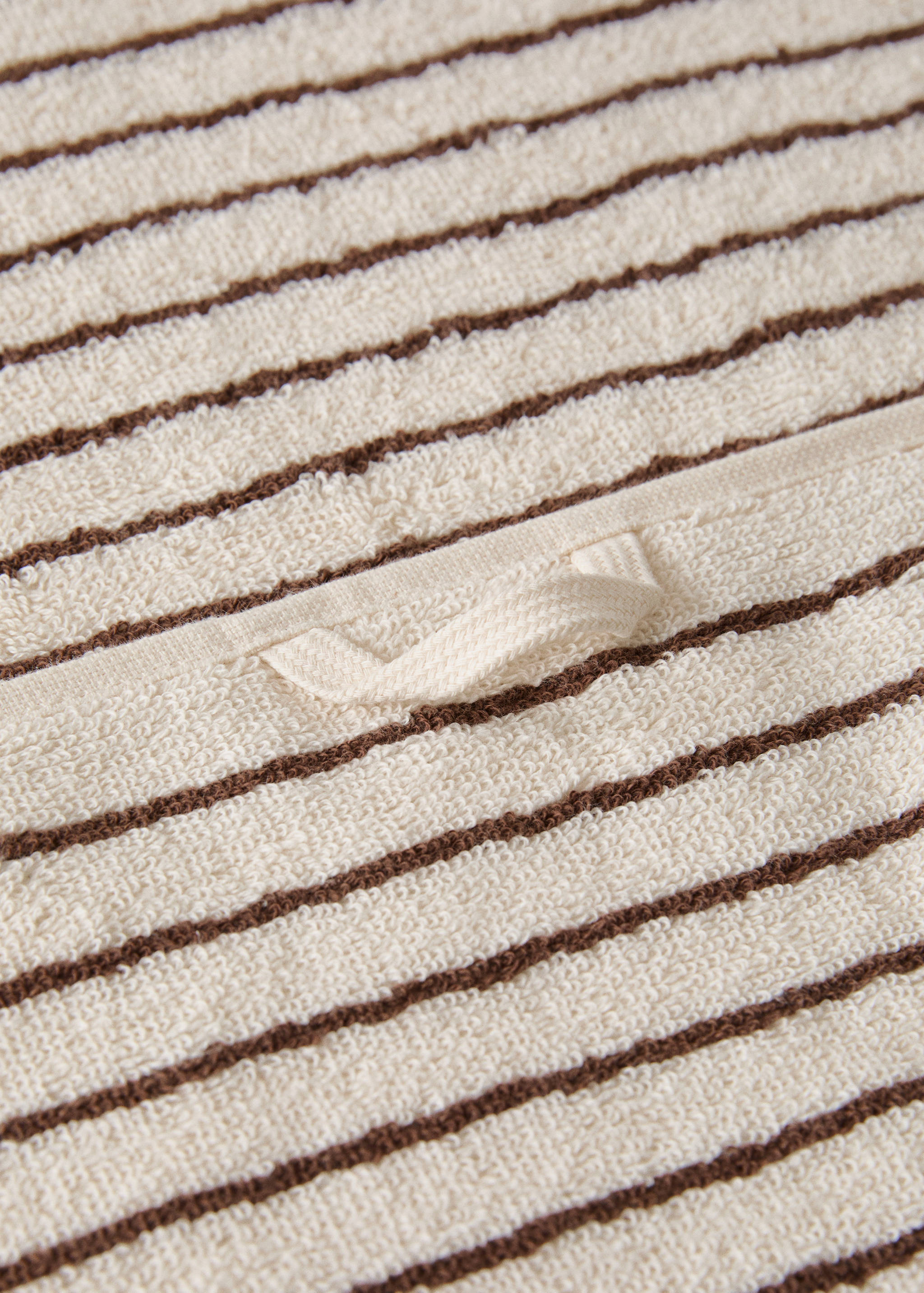 Cotton towel with two-tone stripes - Details of the article 3
