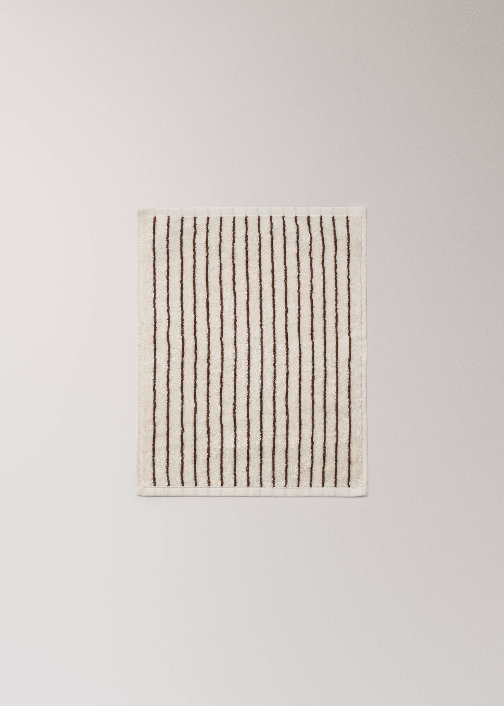Cotton towel with two-tone stripes - Details of the article 4