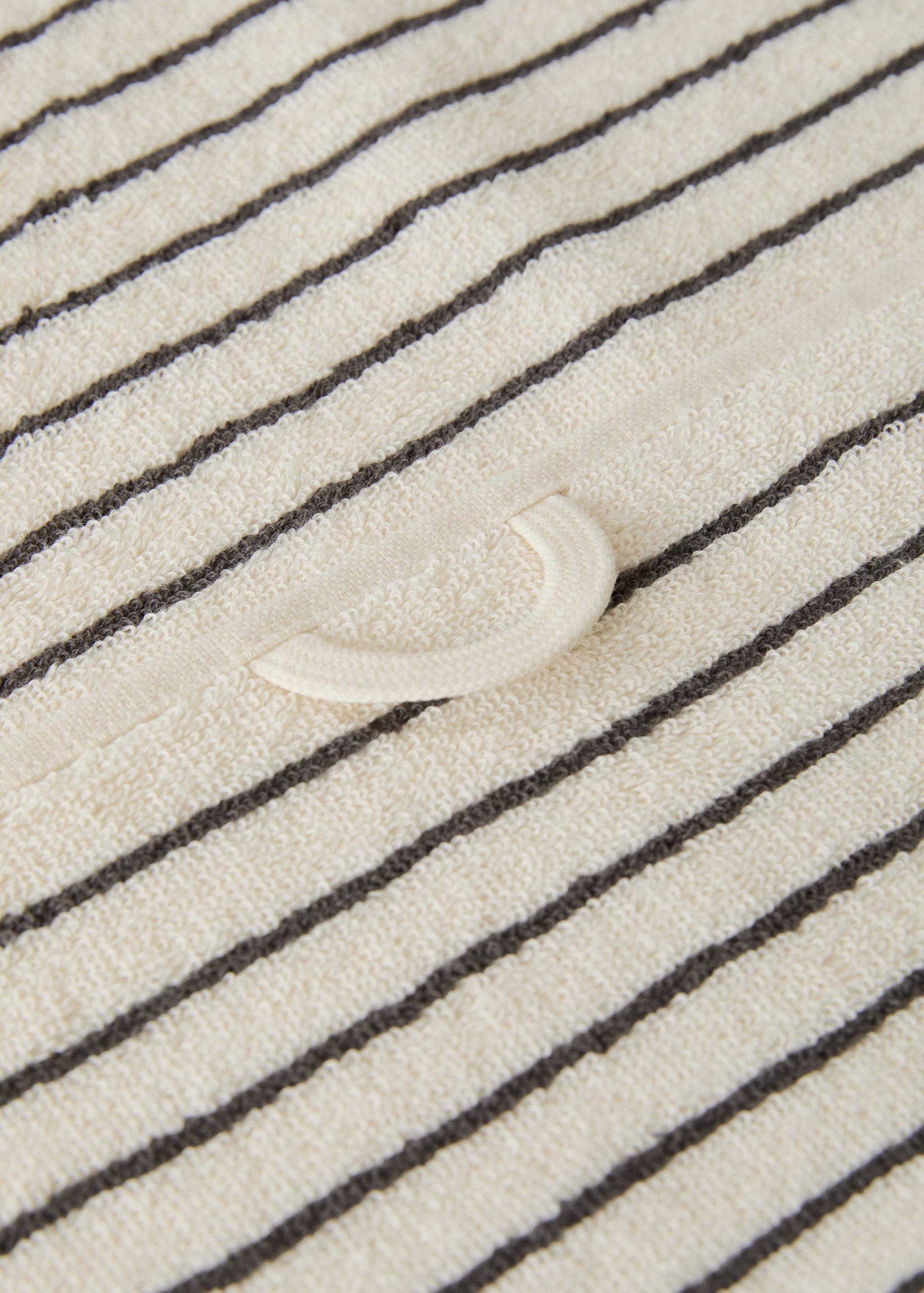 Cotton towel with two-tone stripes - Details of the article 3
