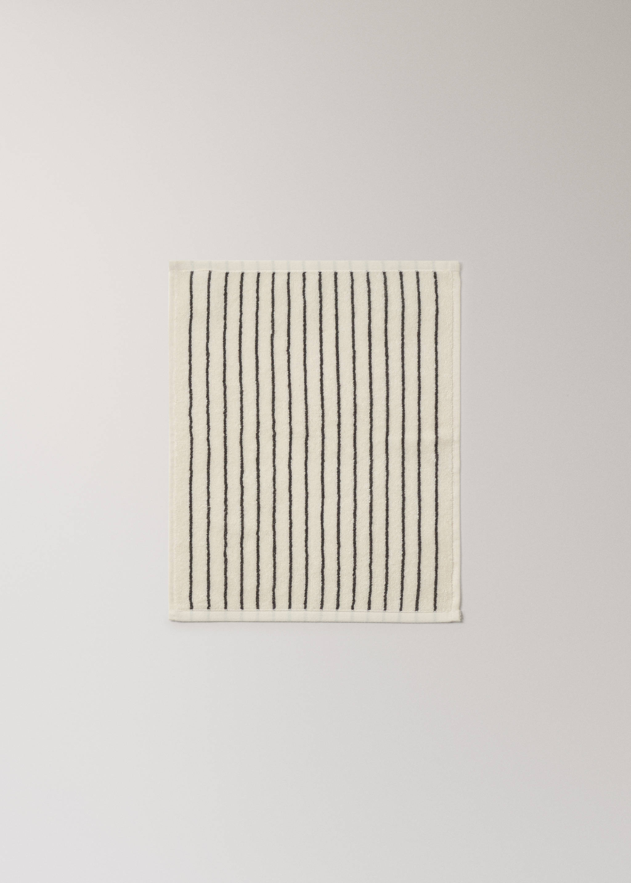 Cotton towel with two-tone stripes - Details of the article 4