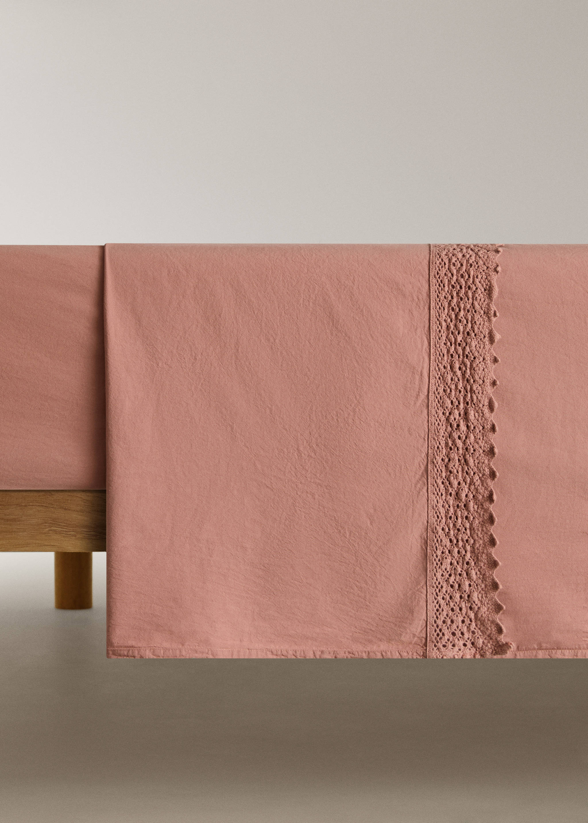 Washed cotton top sheet with lace trim for 150/160 cm bed - Article without model
