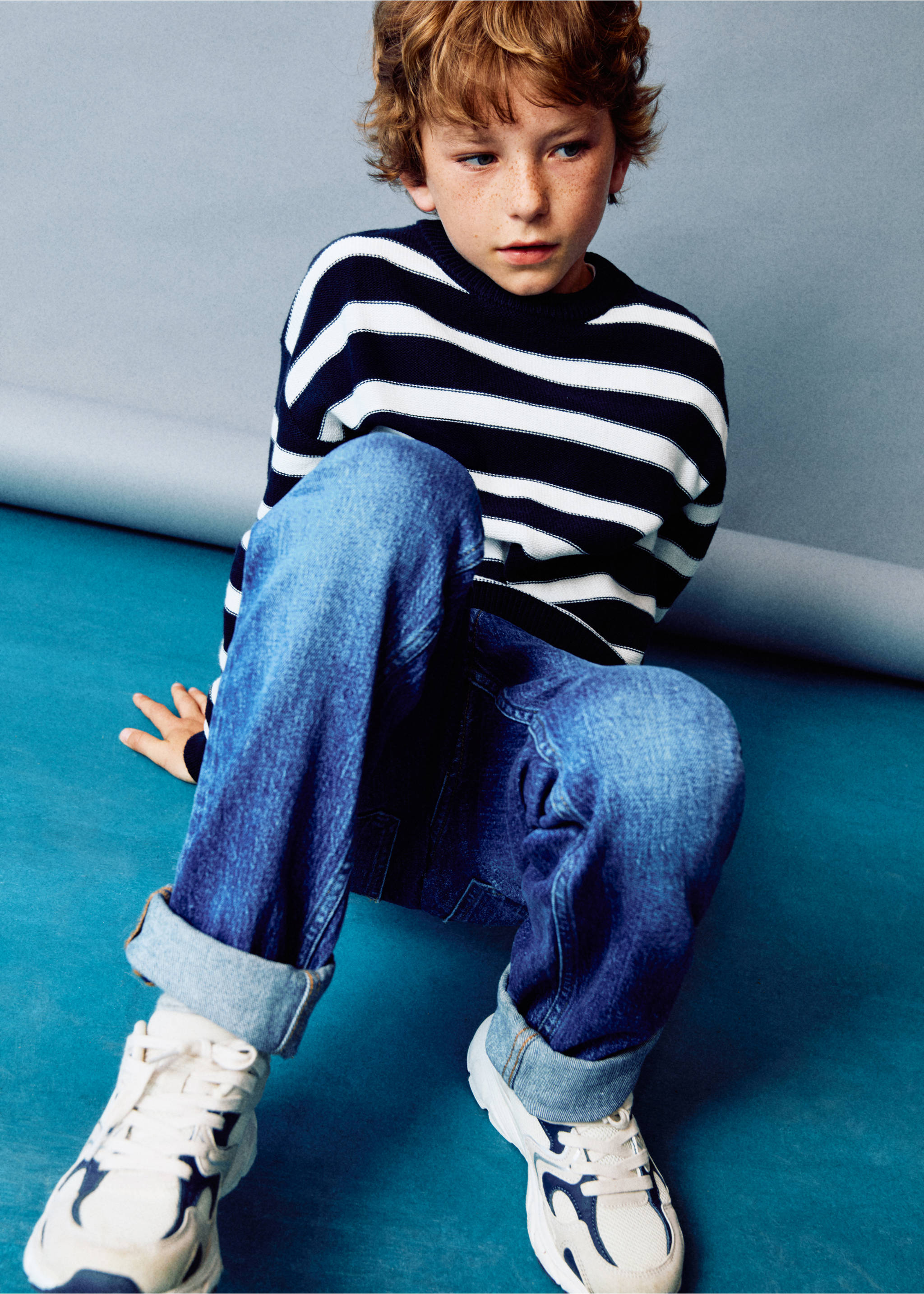 Regular-fit jeans - Details of the article 5, Medium Blue. Ref: 17032030-00.
