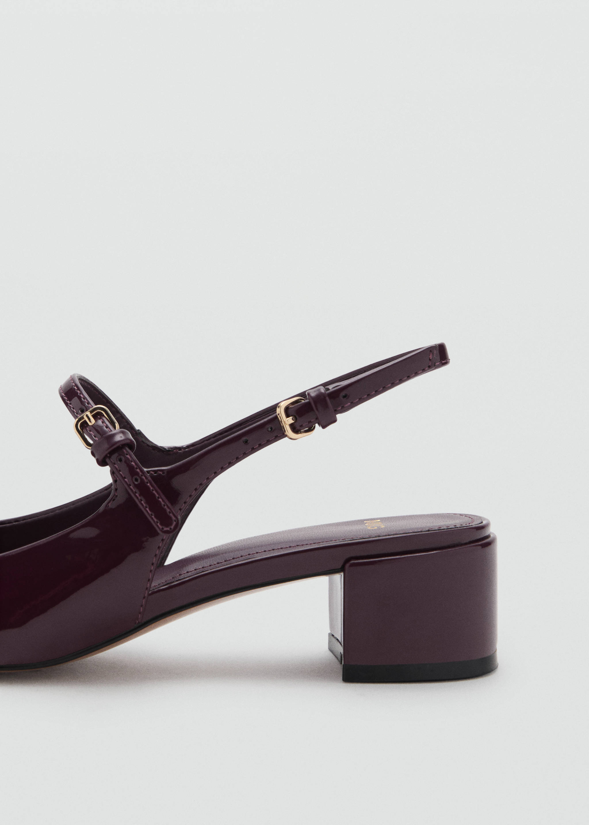 Patent leather block-heel shoes - Details of the article 1