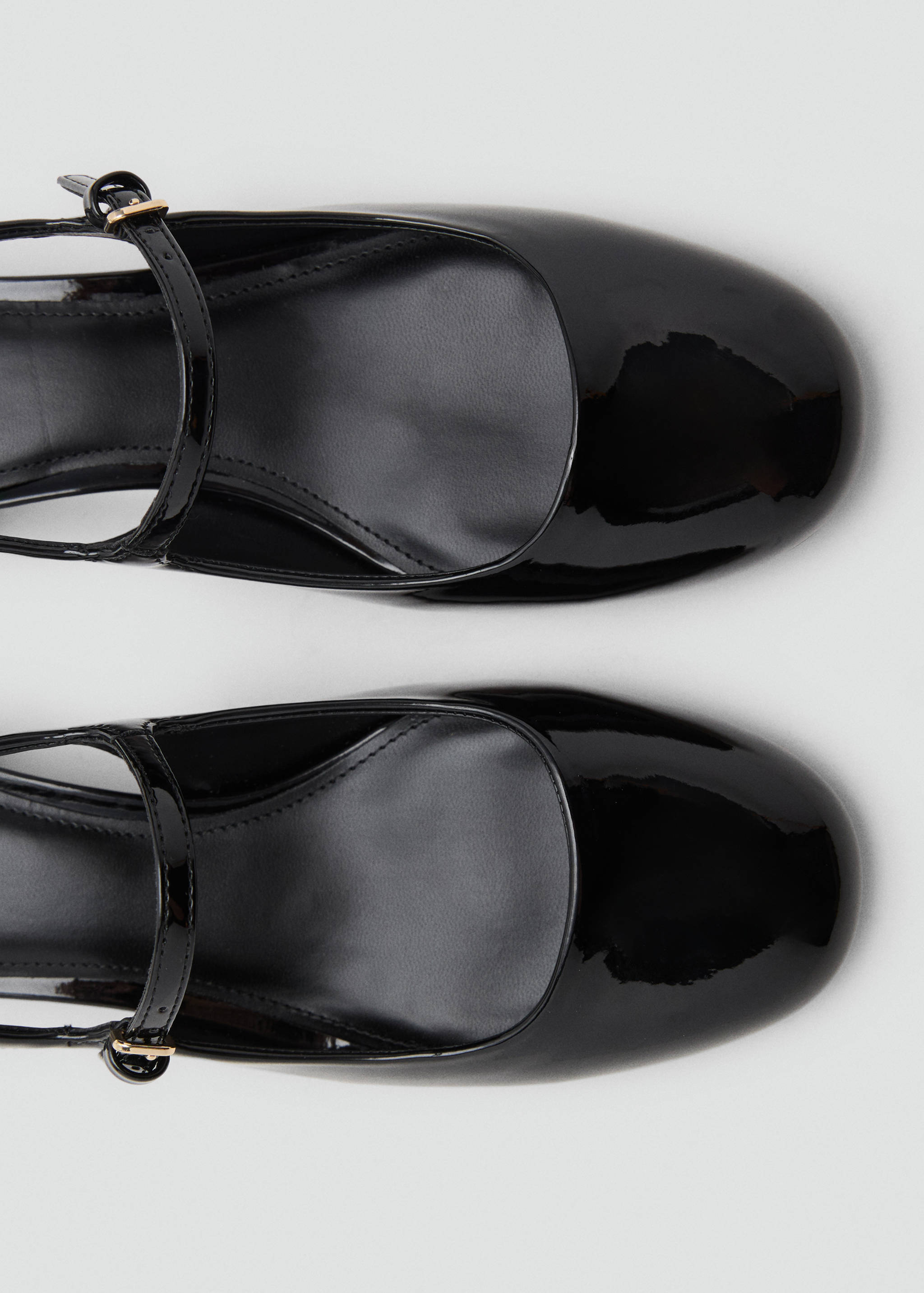 Patent leather block-heel shoes - Details of the article 2