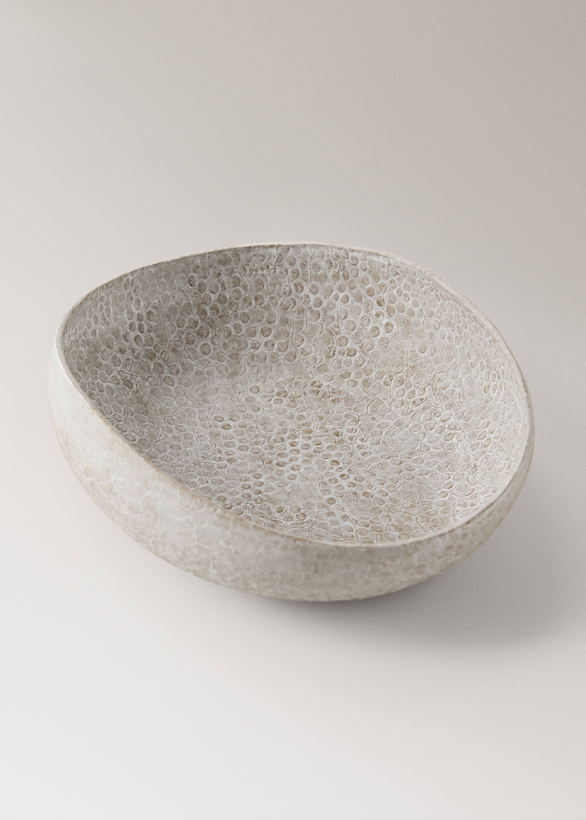 Kleine decoratieve metalen kom met textuur - Detail van het artikel 1