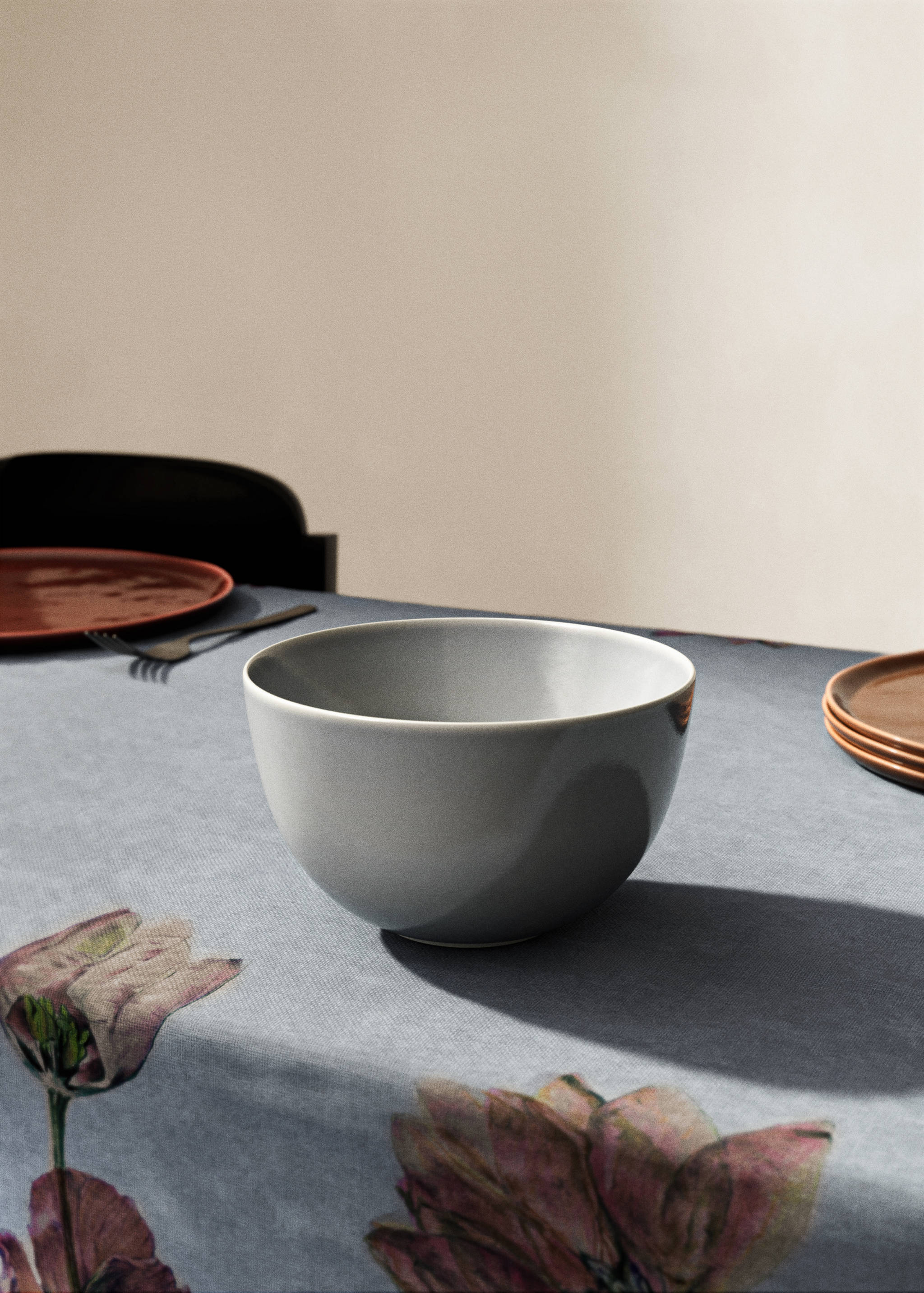 Plain stoneware bowl - General plane