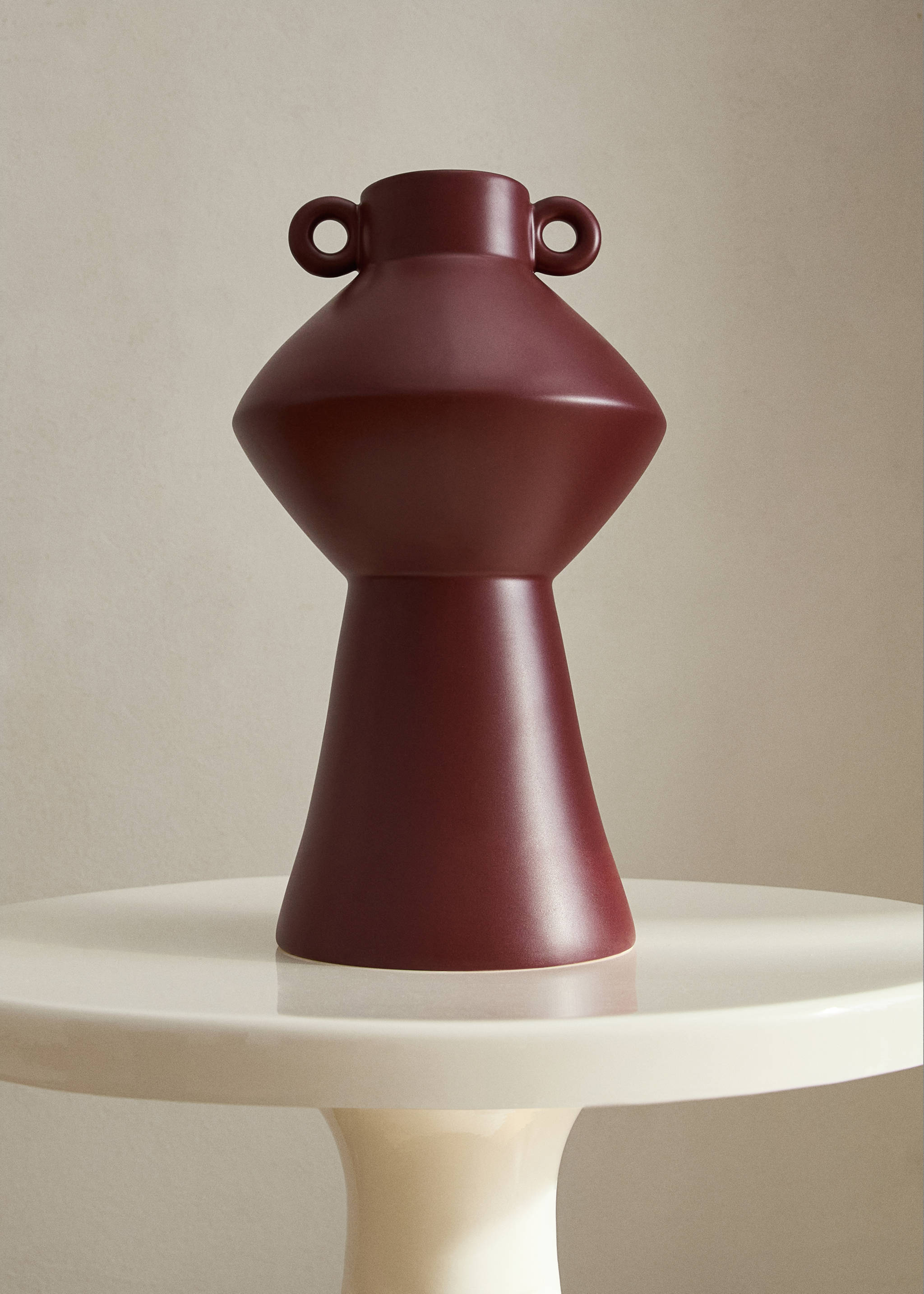 Stoneware vase - General plane