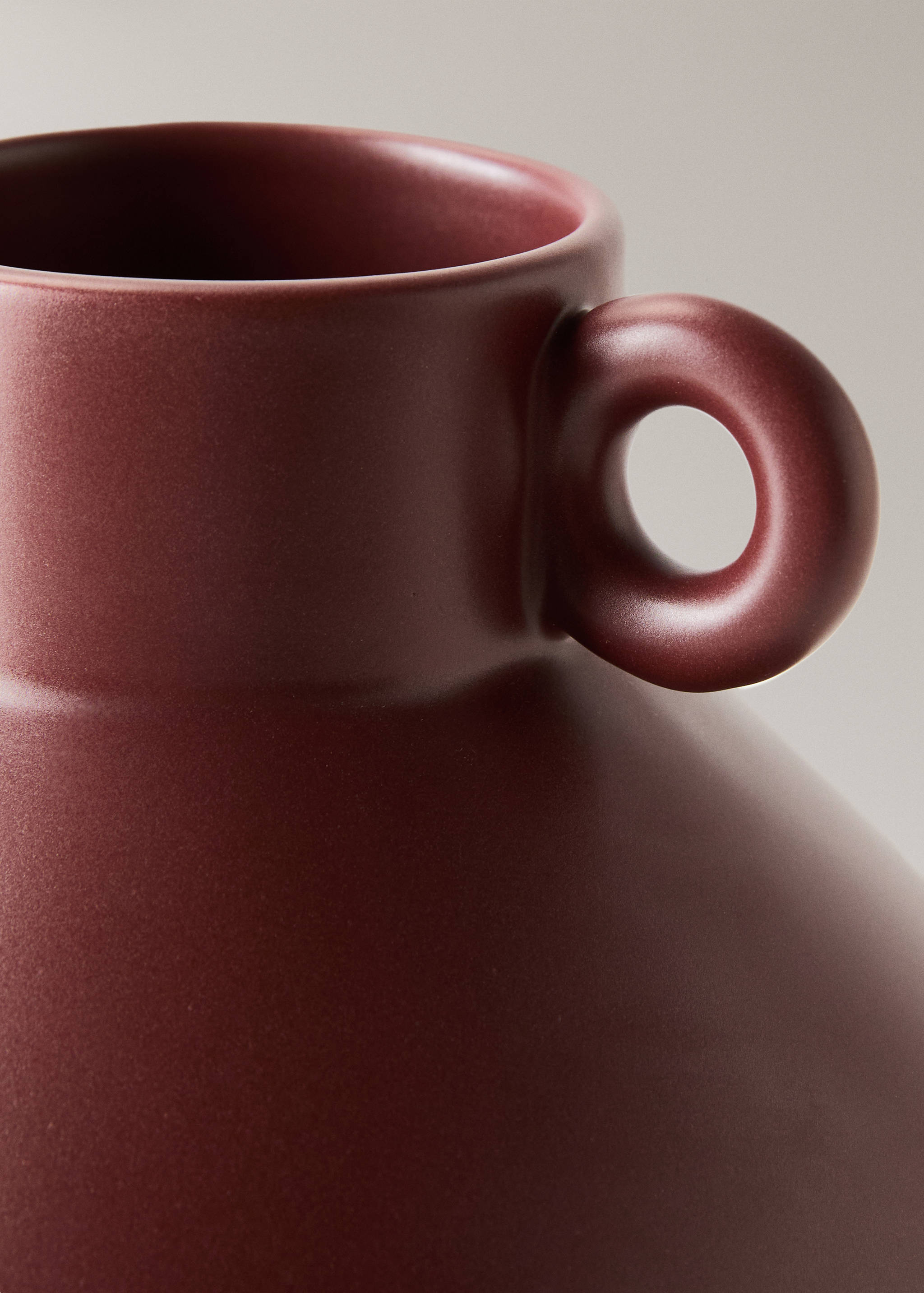 Stoneware vase - Details of the article 1