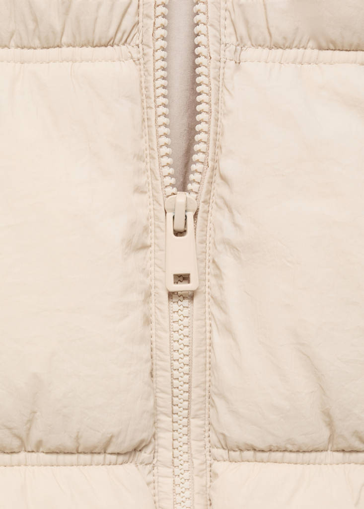 Quilted gilet with hood — Ecru