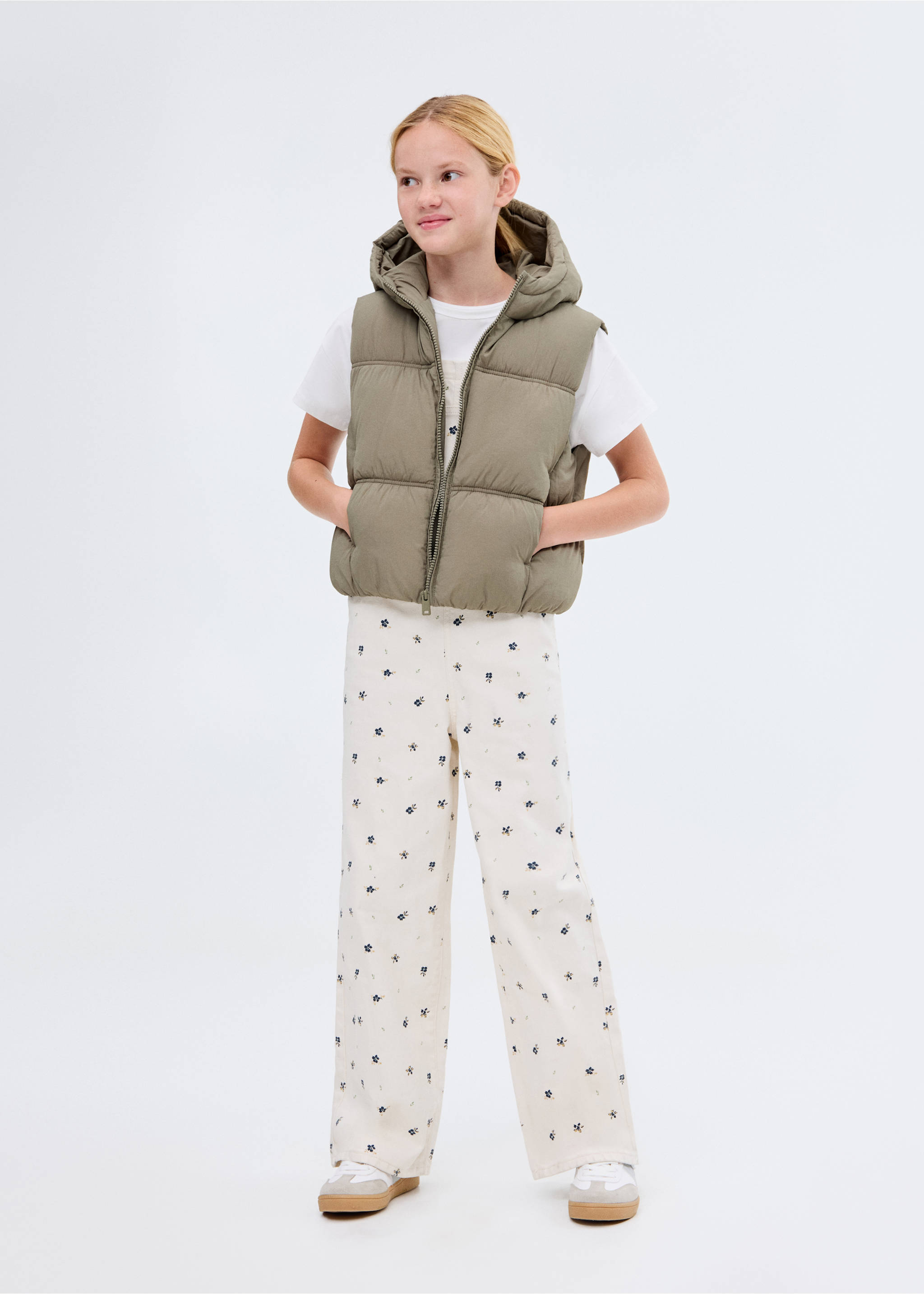 Quilted gilet with hood - General plane, Khaki. Ref: 17032896-00.